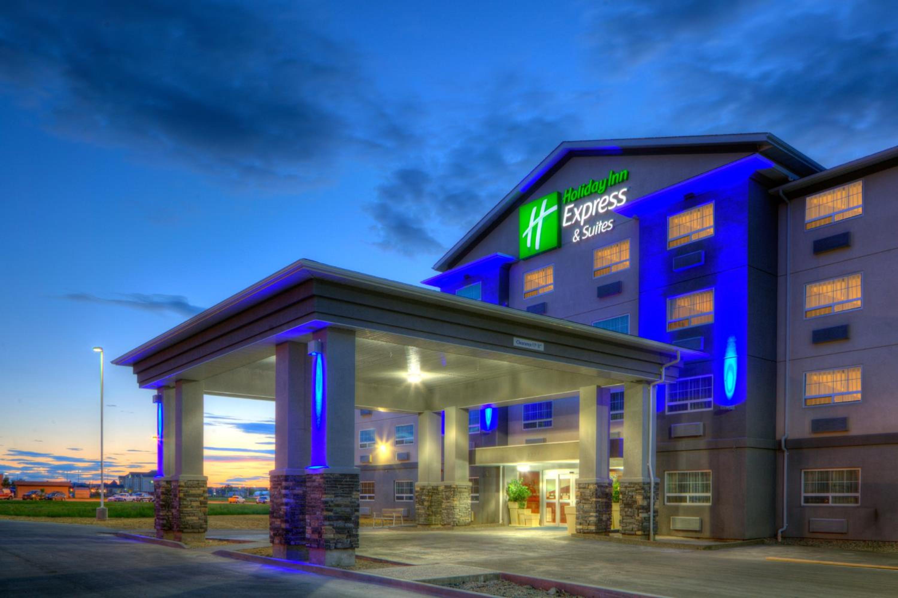 Hotel Holiday Inn Express and Suites Dawson Creek, an IHG Hotel - Image 1