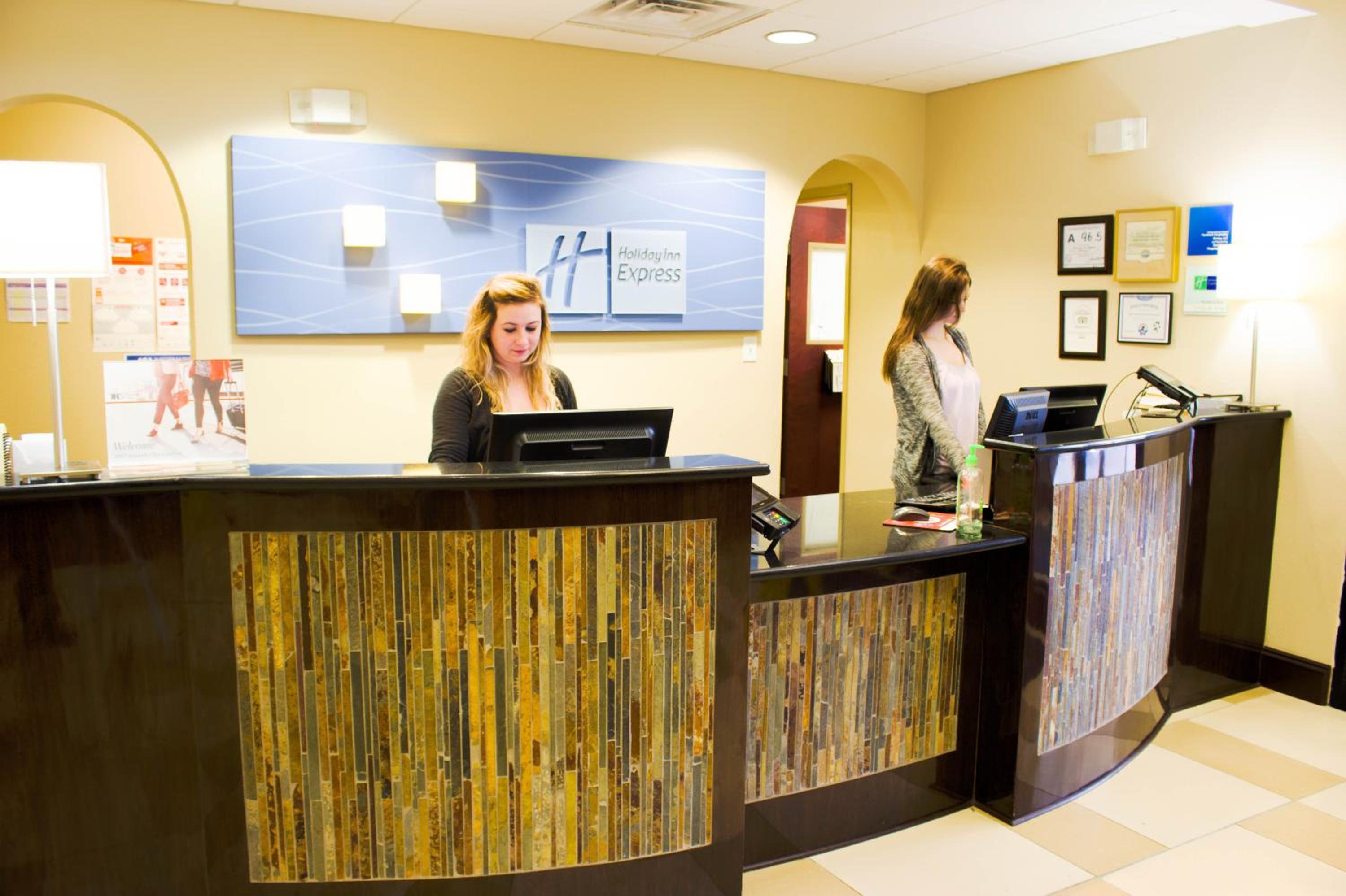 Holiday Inn Express  Suites Havelock Northwest New Bern, an IHG Hotel - Property Image 6