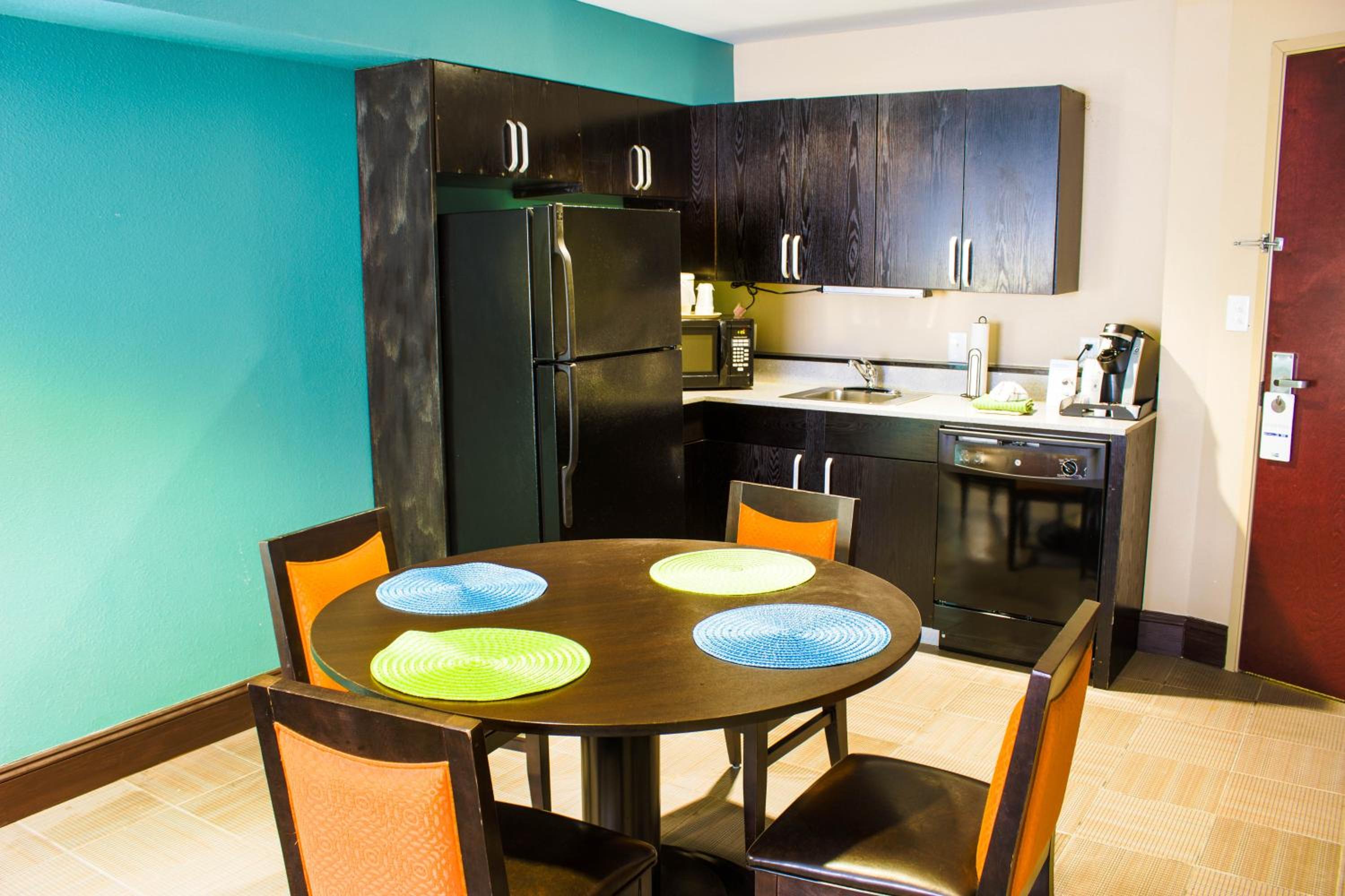 New Bern Vacations - Holiday Inn Express  Suites Havelock Northwest New Bern, an IHG Hotel - Property Image 5