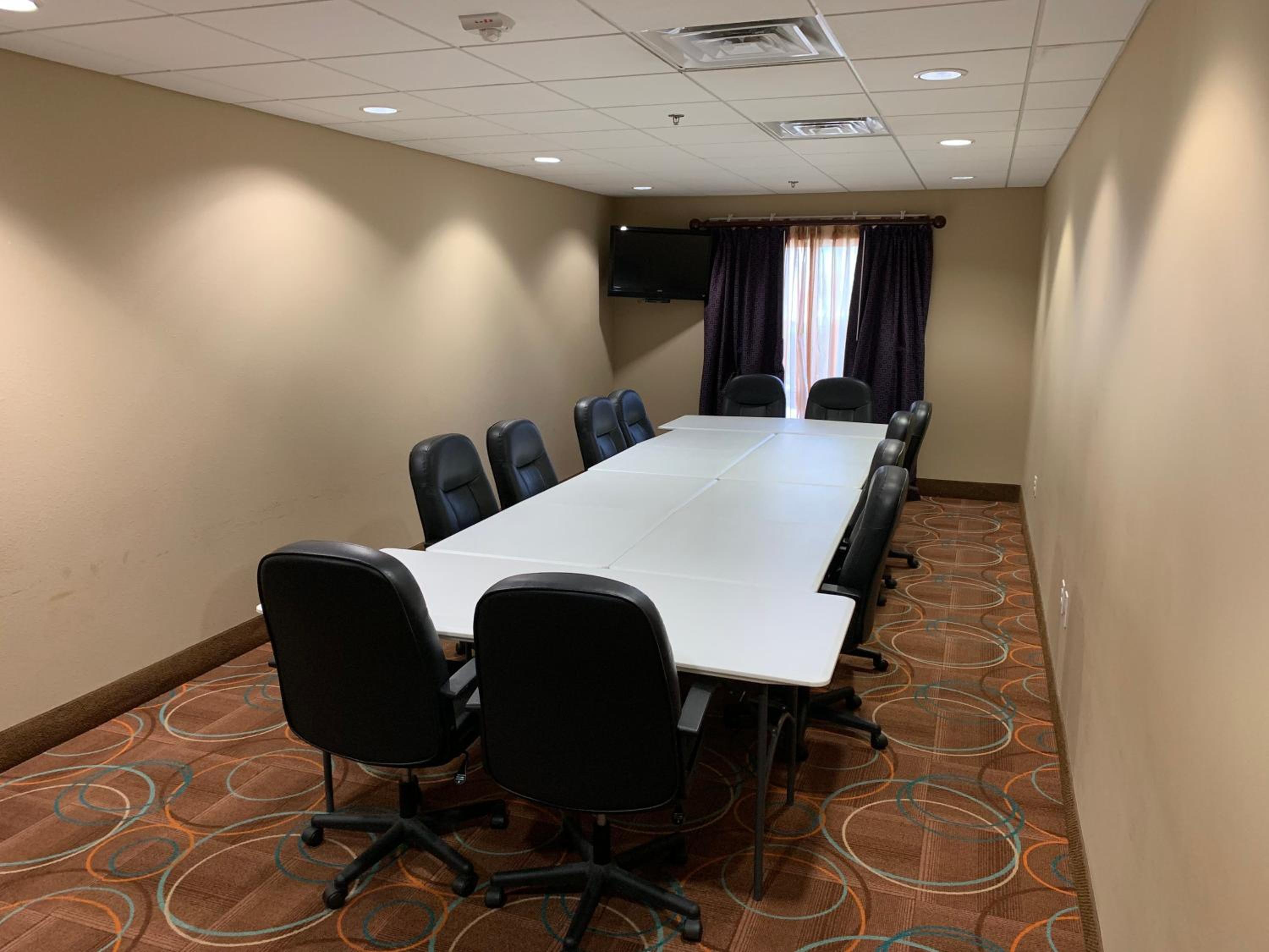Holiday Inn Express  Suites Havelock Northwest New Bern, an IHG Hotel - Property Image 10