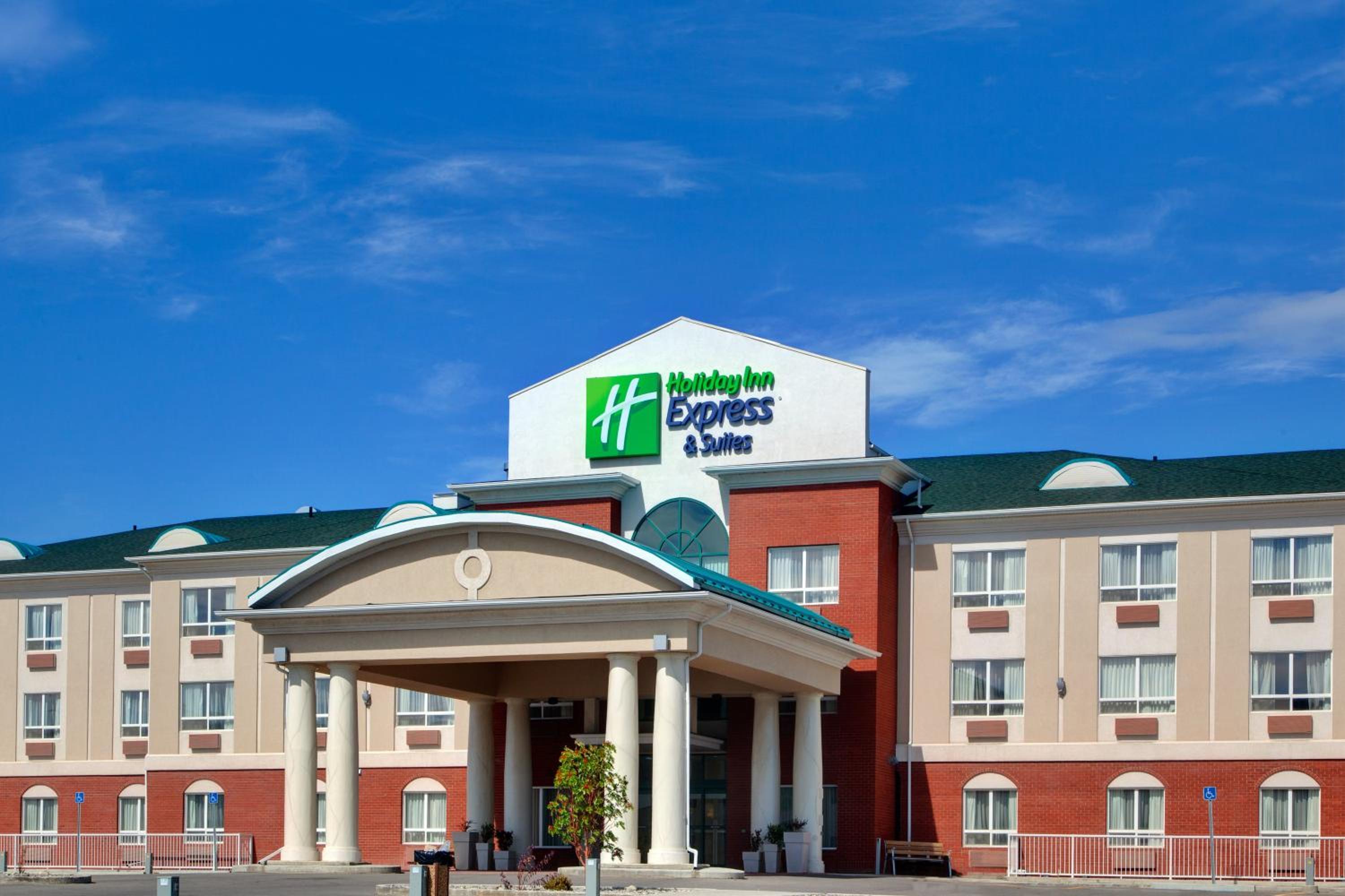 Hinton Vacations - Holiday Inn Express Hotel  Suites-Hinton, an IHG Hotel - Property Image 1