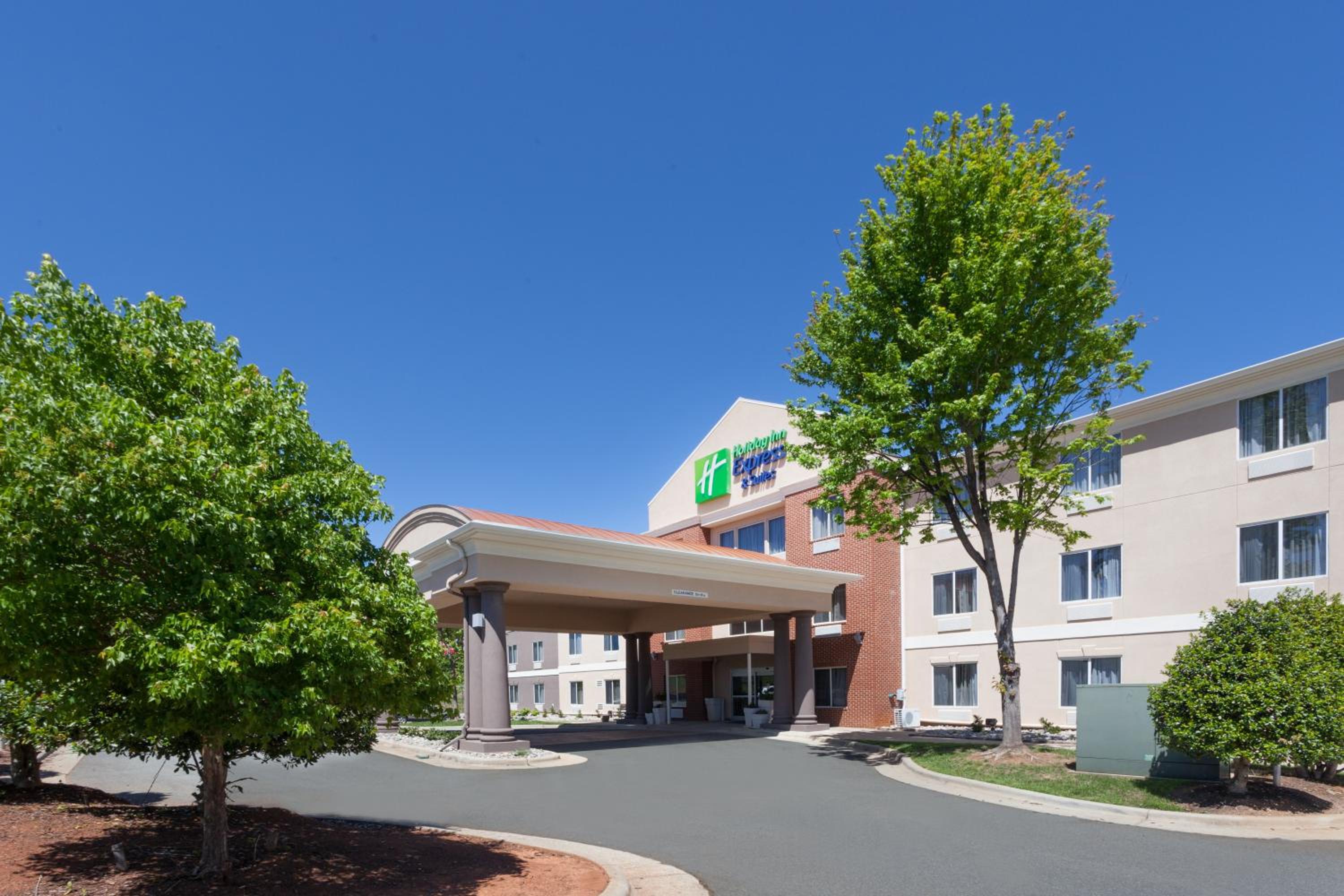 Hotel Holiday Inn Express & Suites Mebane By Ihg