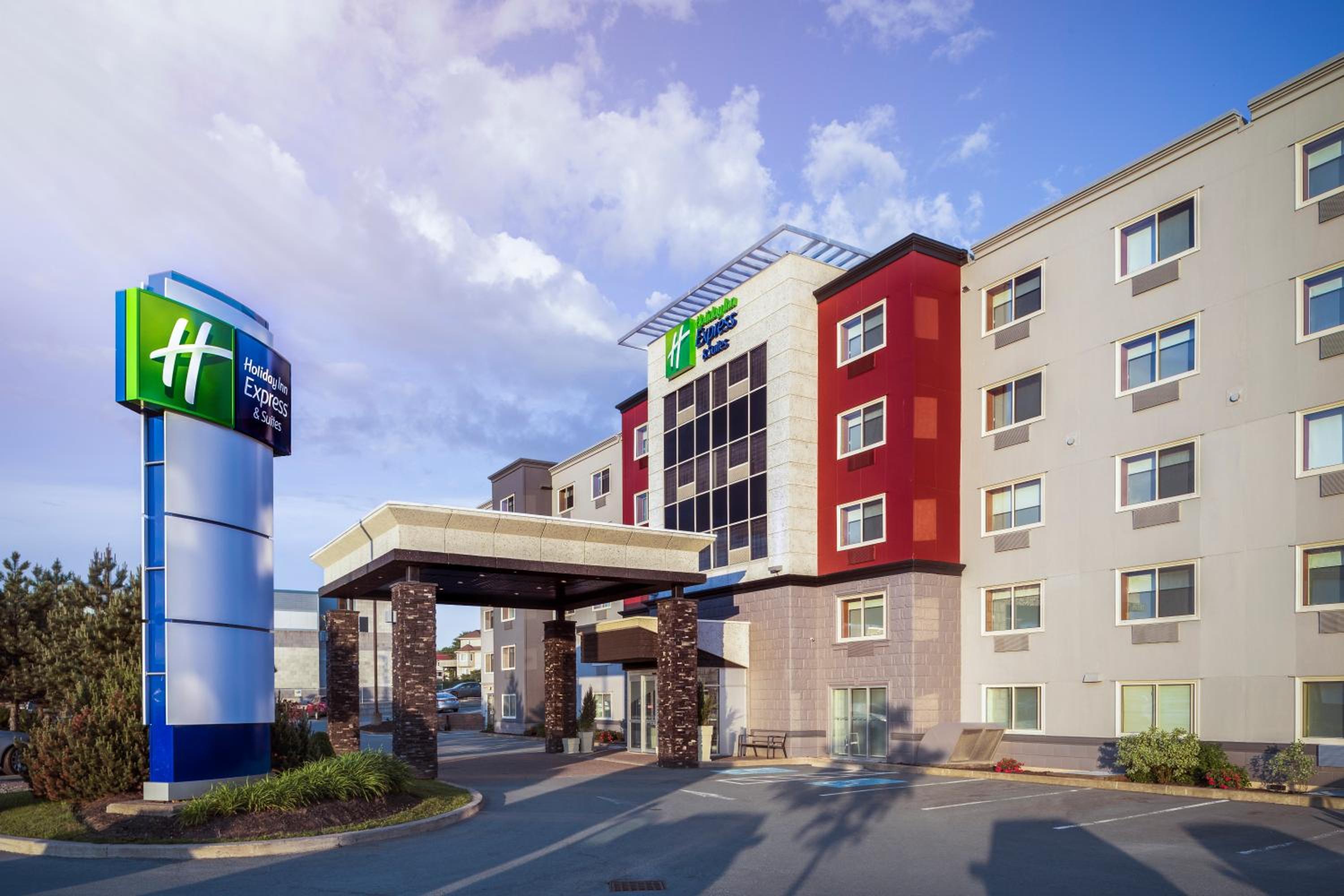 Hotel Holiday Inn Express & Suites Halifax - Bedford, an IHG Hotel - Image 1
