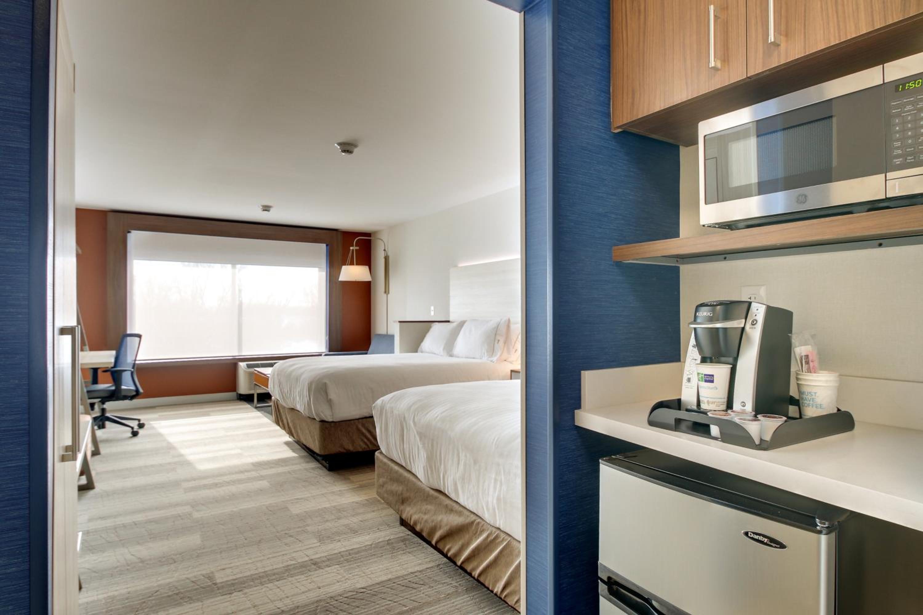 Galesburg Vacations - Holiday Inn Express Suites Galesburg, an IHG Hotel - Property Image 28