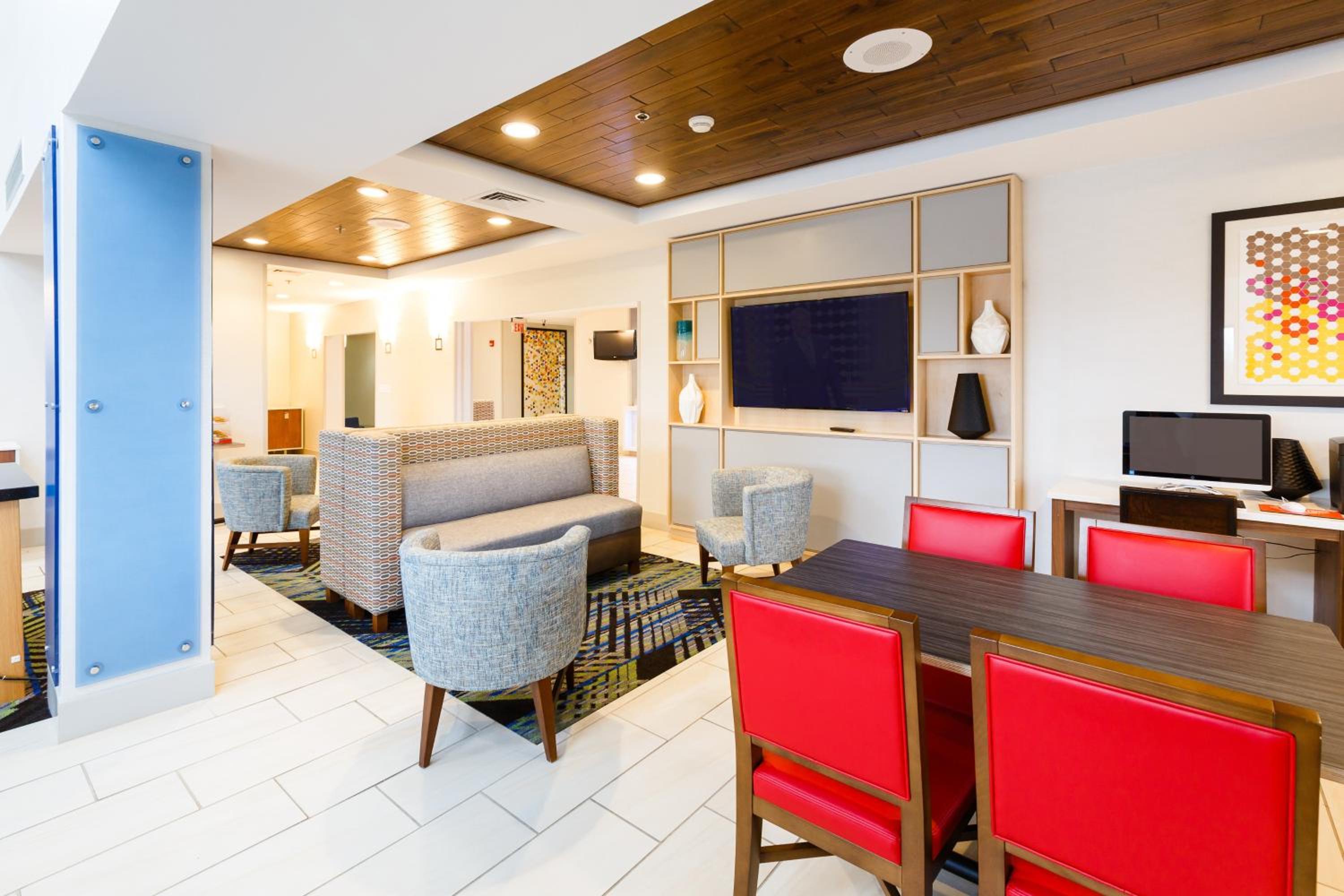 Shelbyville Vacations - Holiday Inn Express Suites Shelbyville, an IHG Hotel - Property Image 19