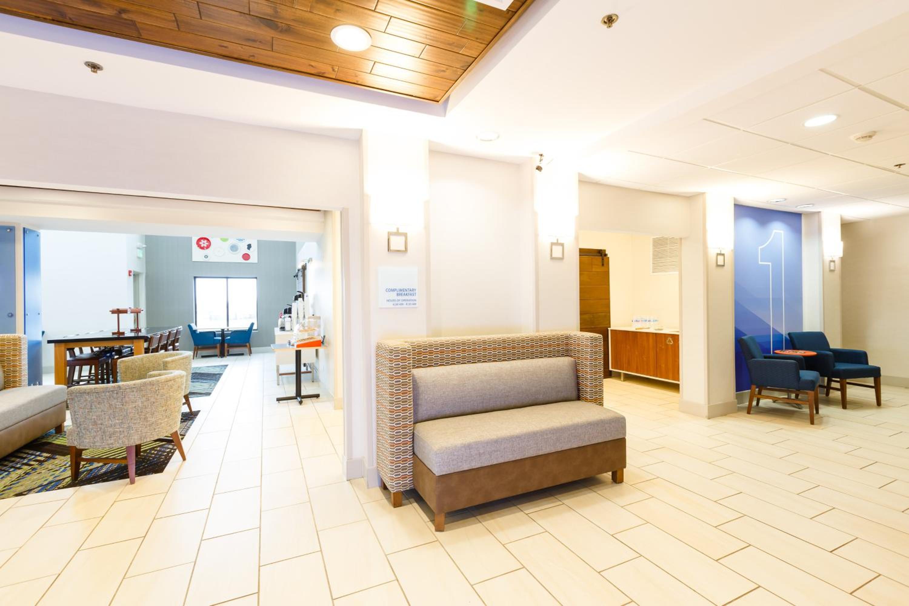 Shelbyville Vacations - Holiday Inn Express Suites Shelbyville, an IHG Hotel - Property Image 31