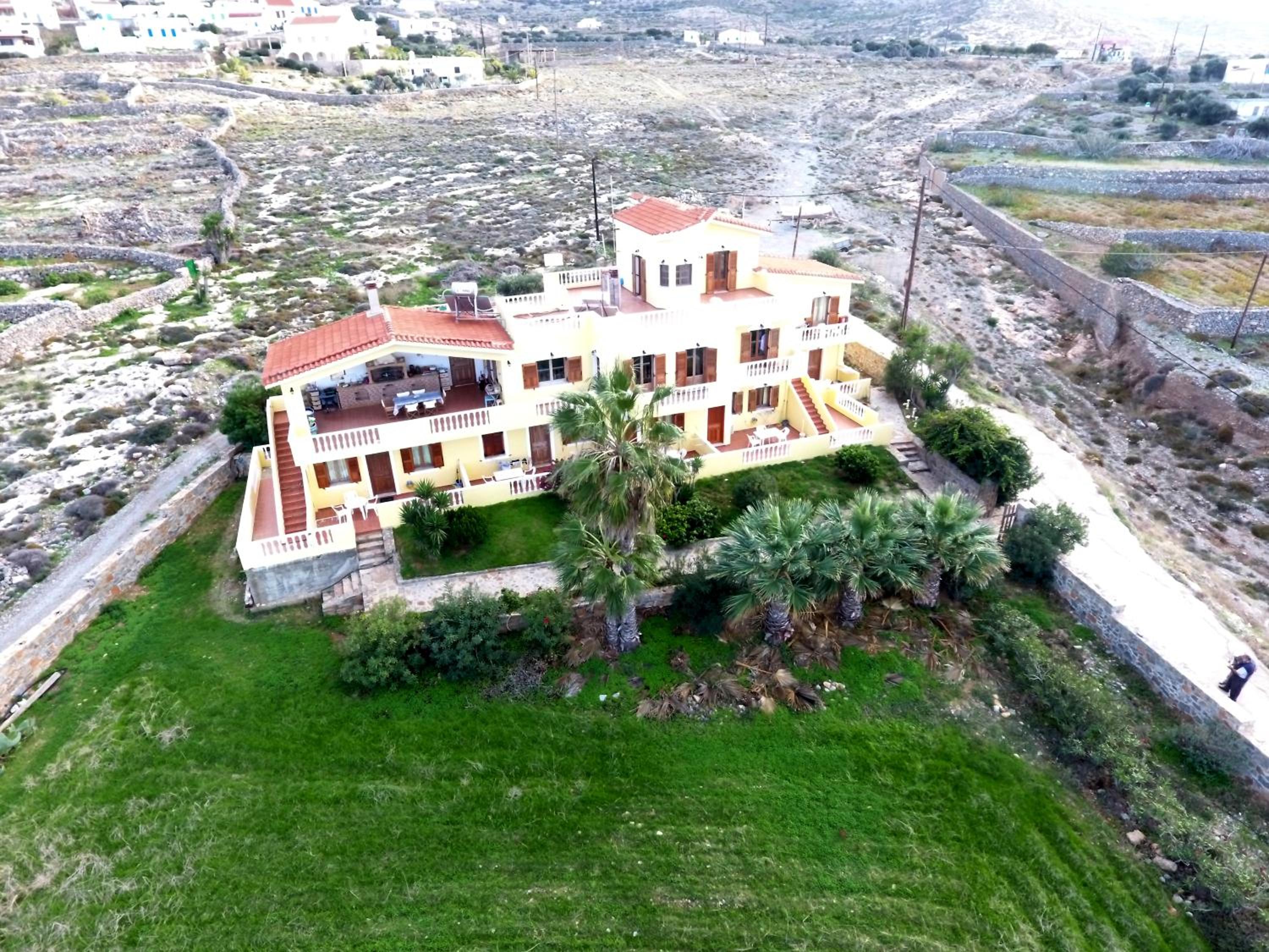 AVRA Apartments & Studios