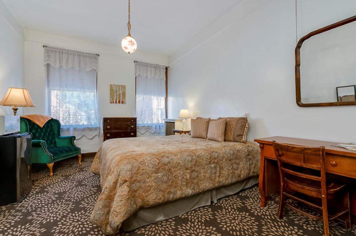 Ryan Hotel