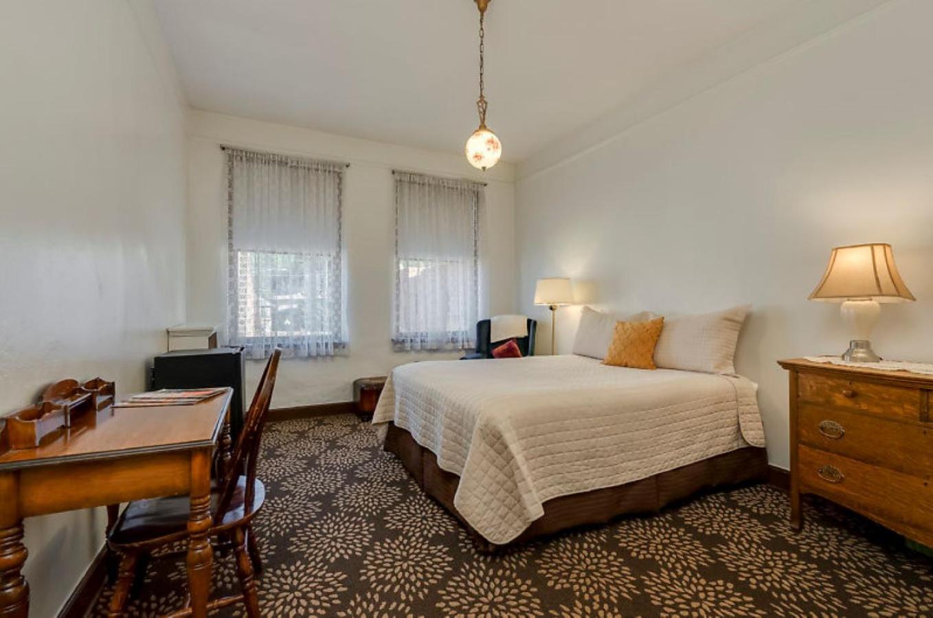 Ryan Hotel