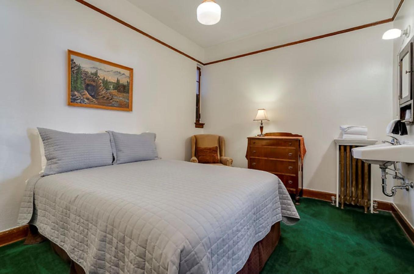 Ryan Hotel