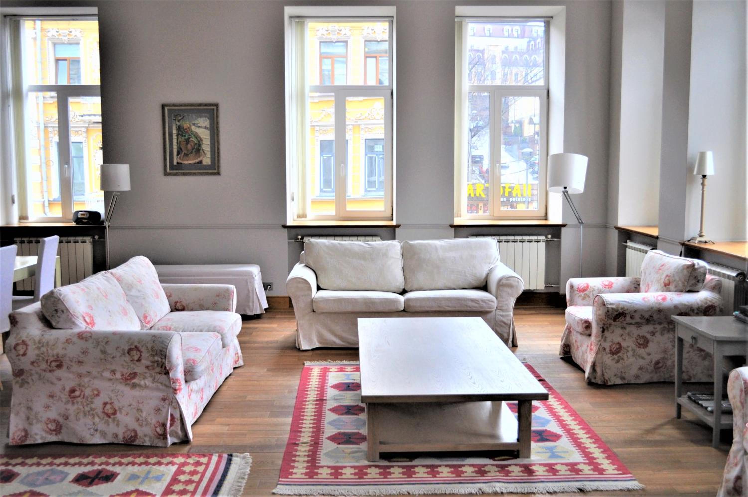Great 144 sq.m. apartment in the center of Kyiv view 2