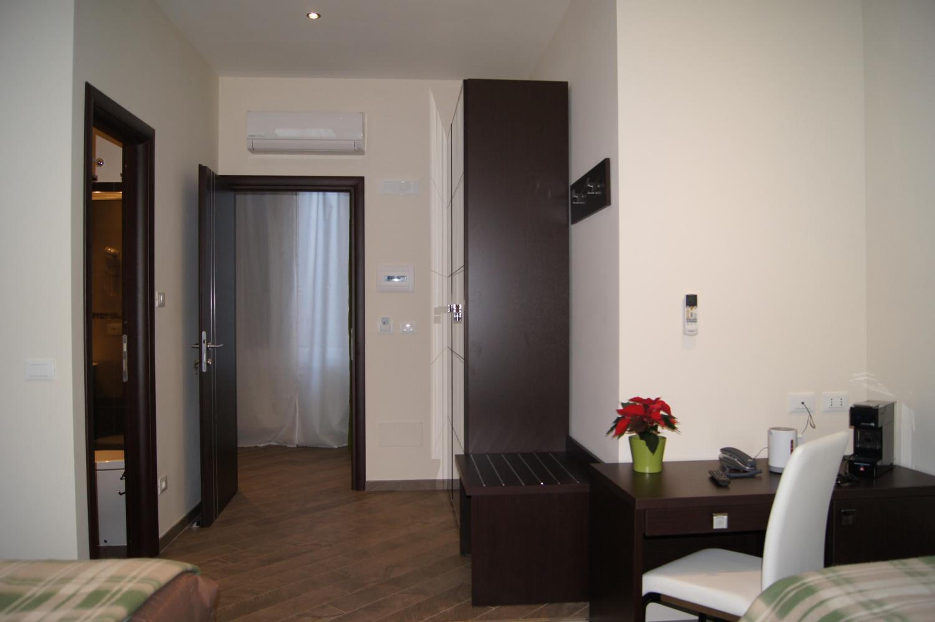Mia Suites