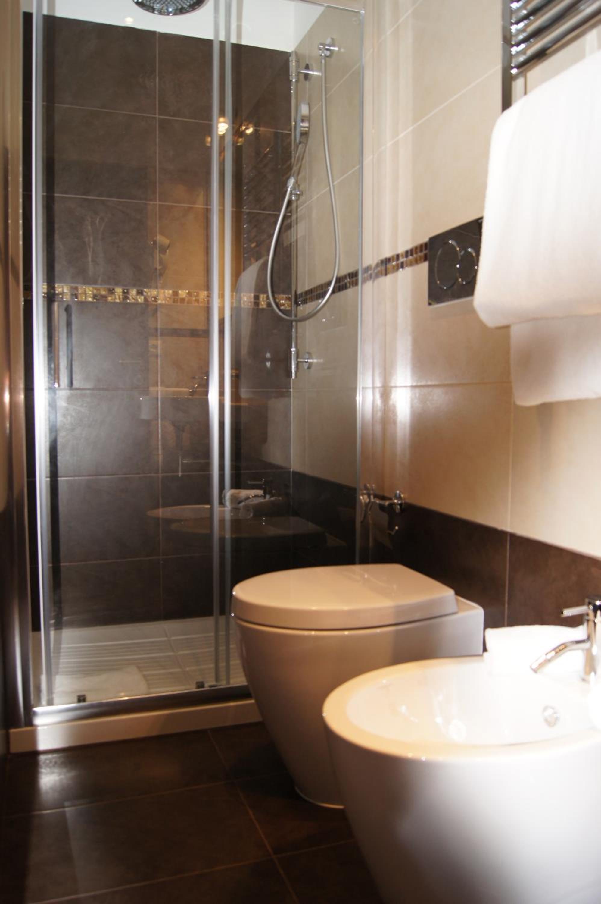 Mia Suites