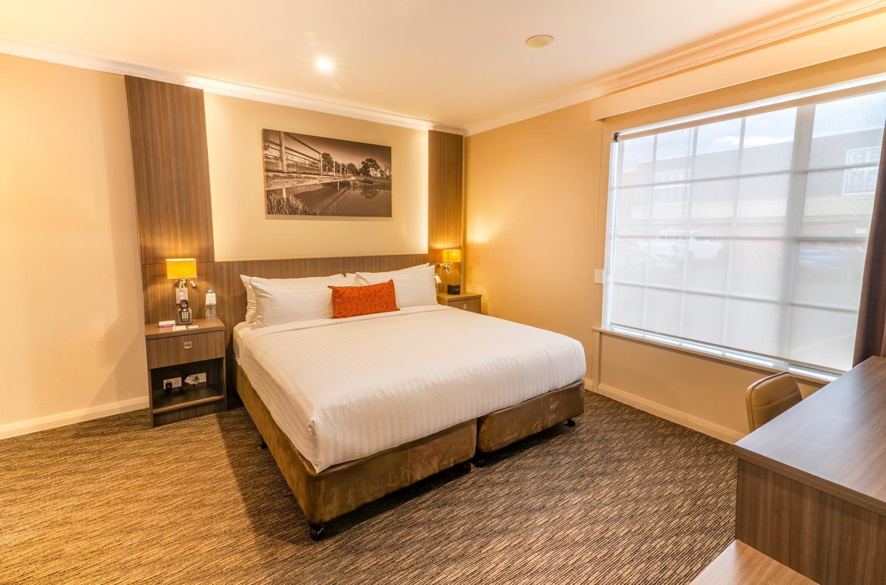 Mercure Orange