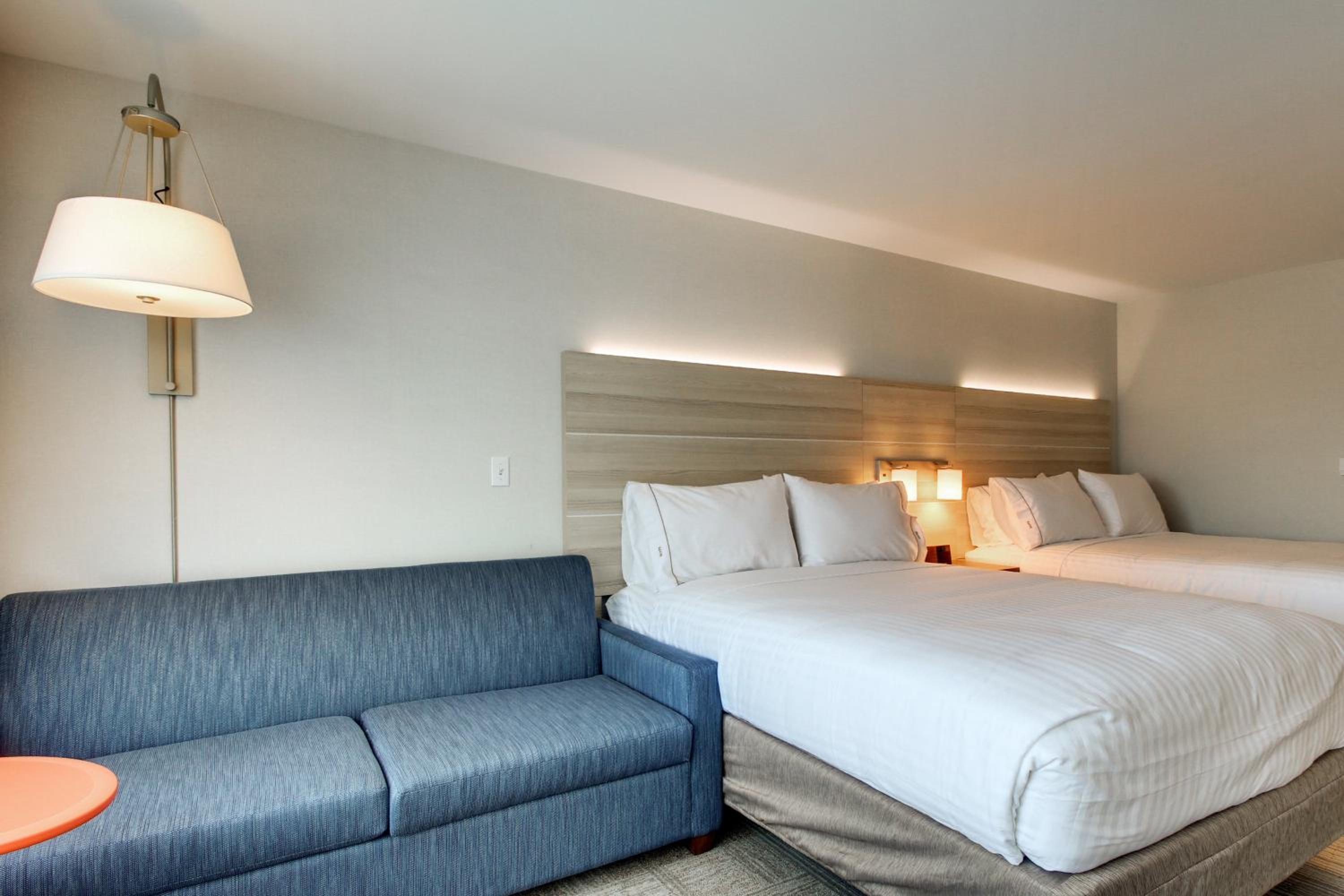 Galesburg Vacations - Holiday Inn Express Suites Galesburg, an IHG Hotel - Property Image 74