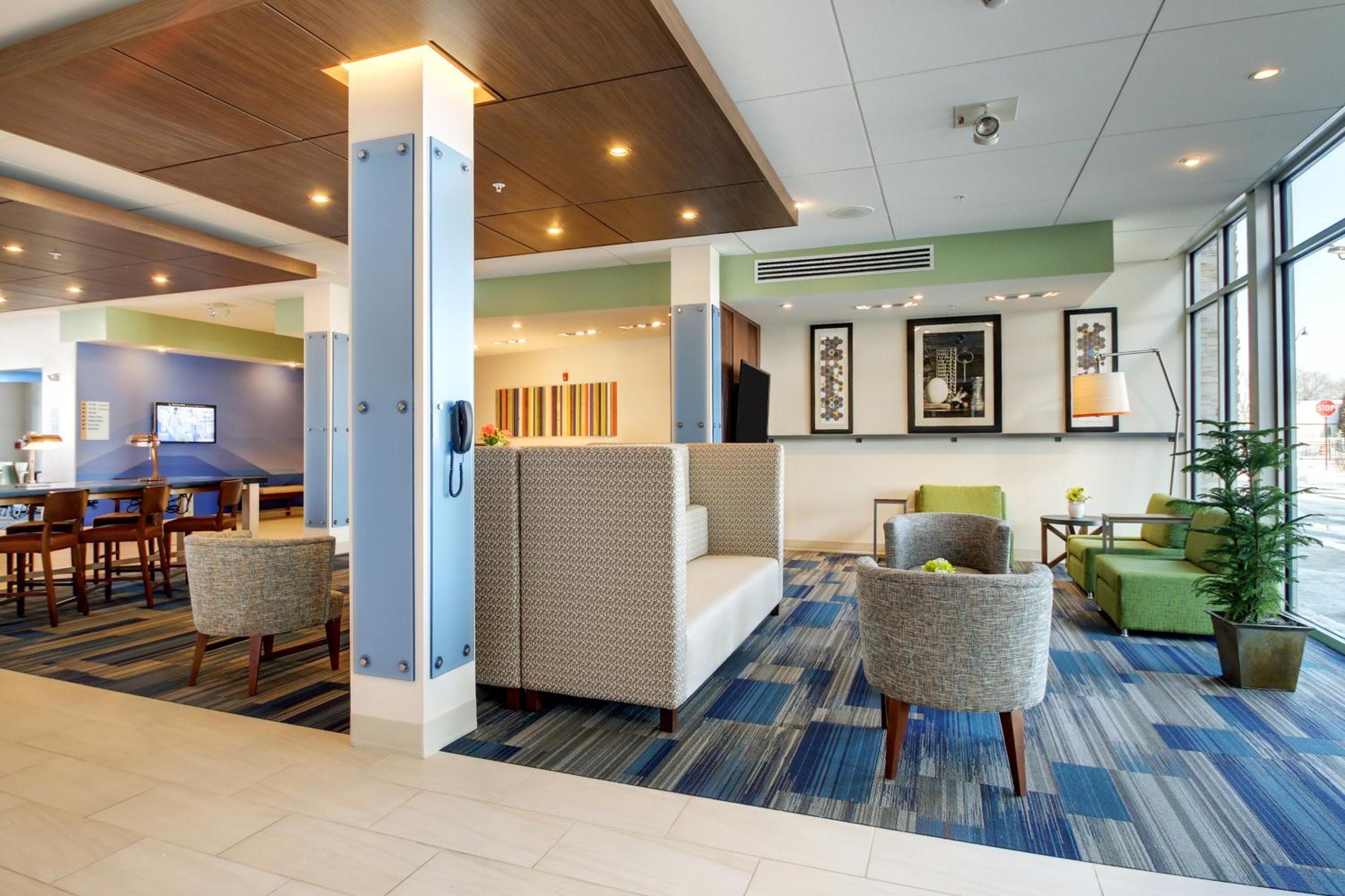 Galesburg Vacations - Holiday Inn Express Suites Galesburg, an IHG Hotel - Property Image 60