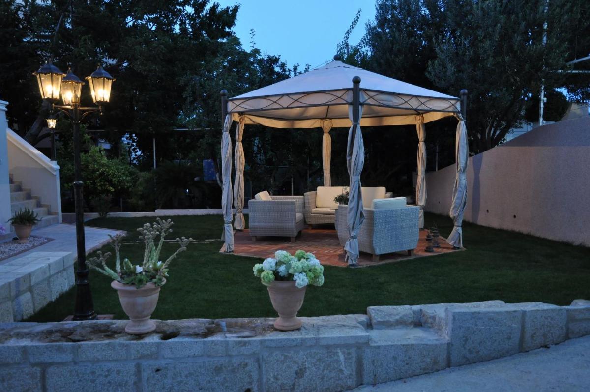 Holiday home Darko - with parking view 2