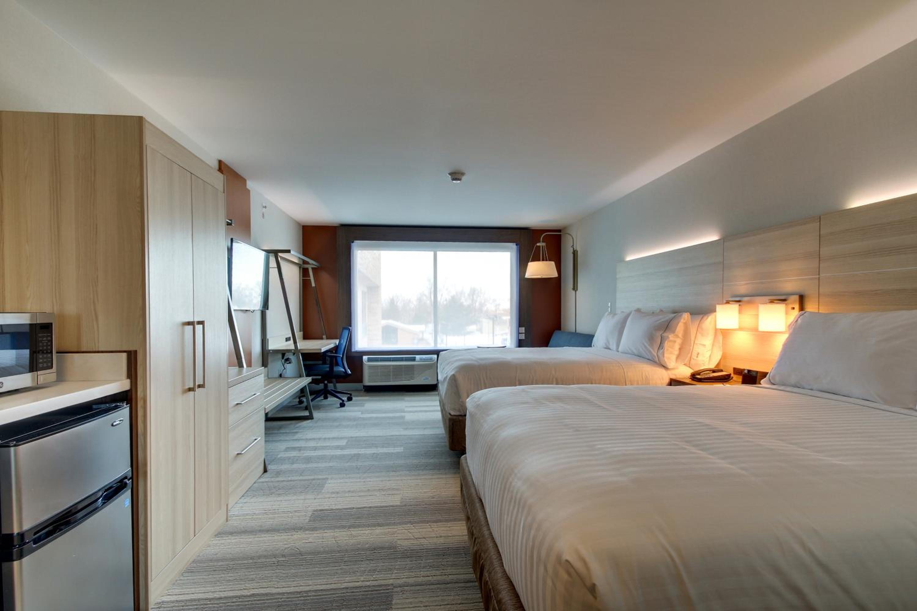 Galesburg Vacations - Holiday Inn Express Suites Galesburg, an IHG Hotel - Property Image 20