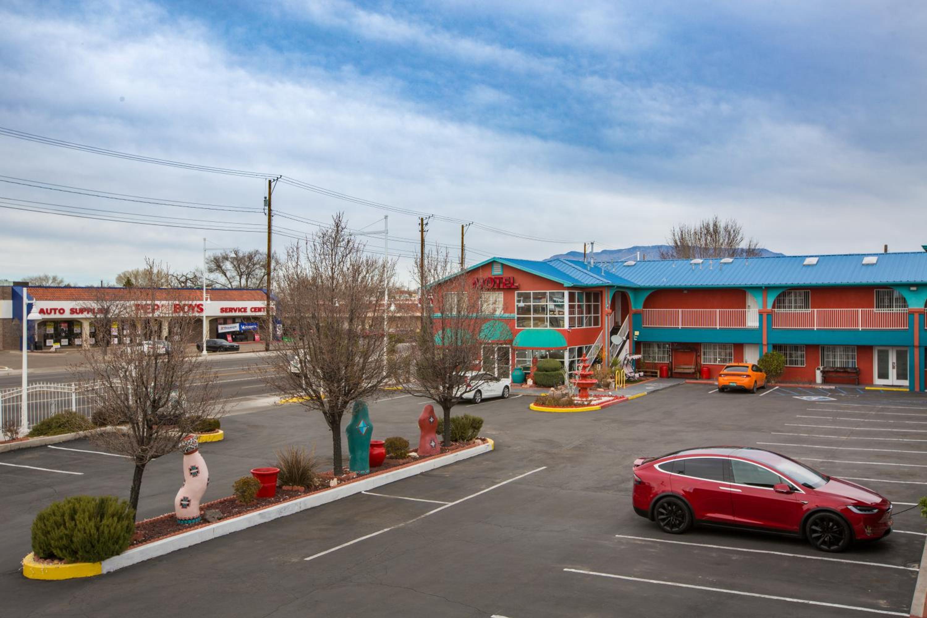 Sandia Peak Inn Old Town ABQ, a Howard Johnson by Wyndham
