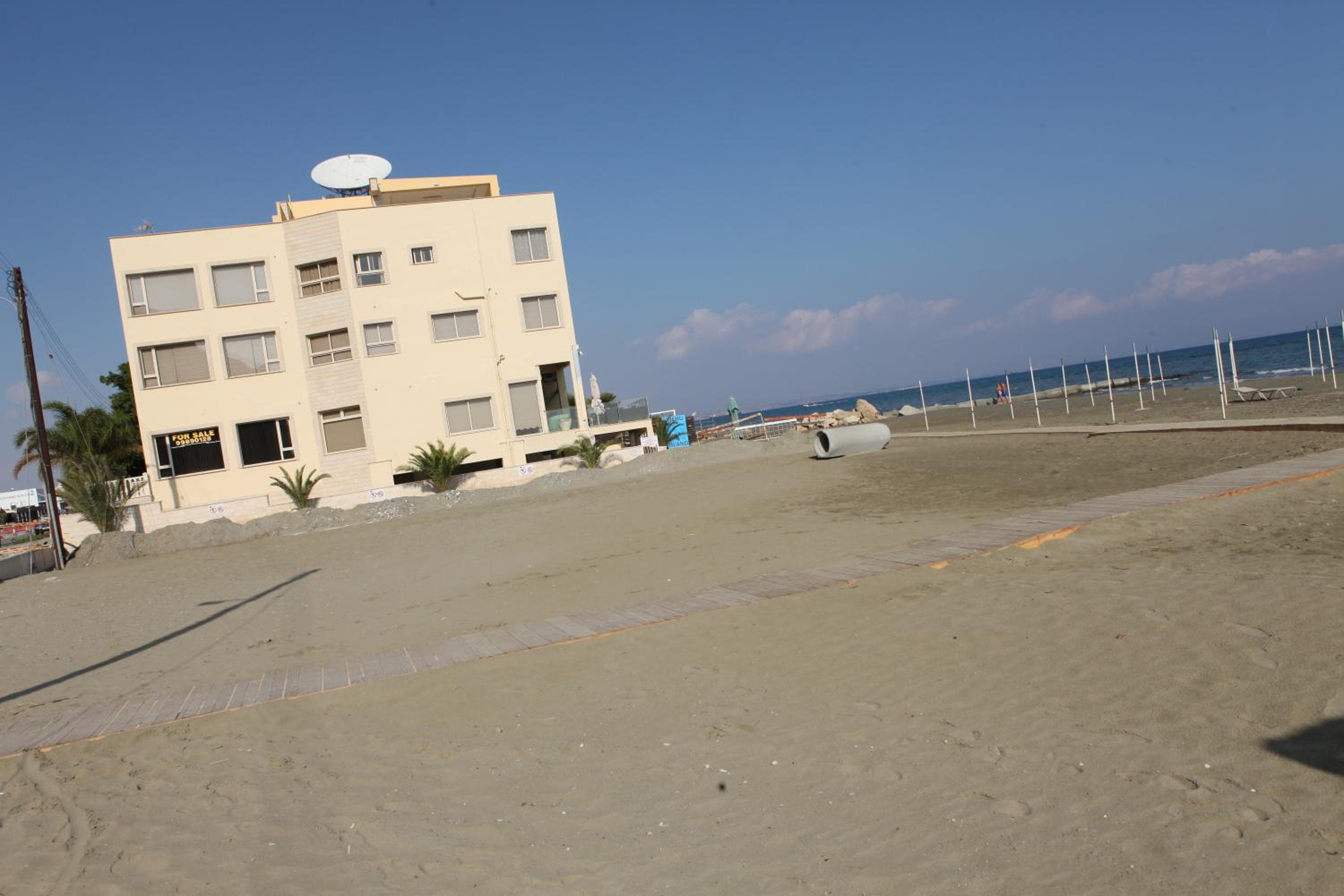 Quattro Sea View Beachfront Ap 6 view 5