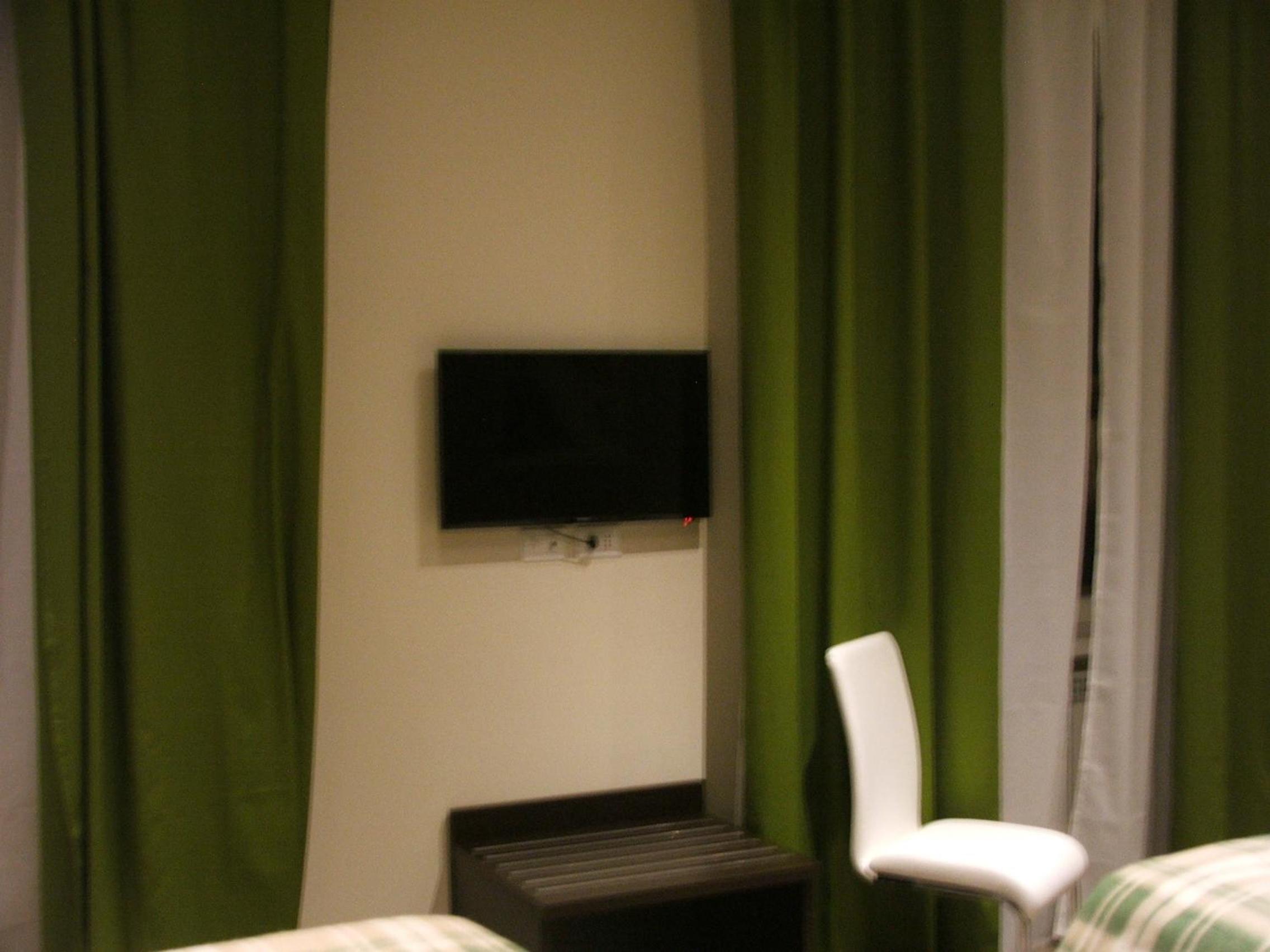 Mia Suites
