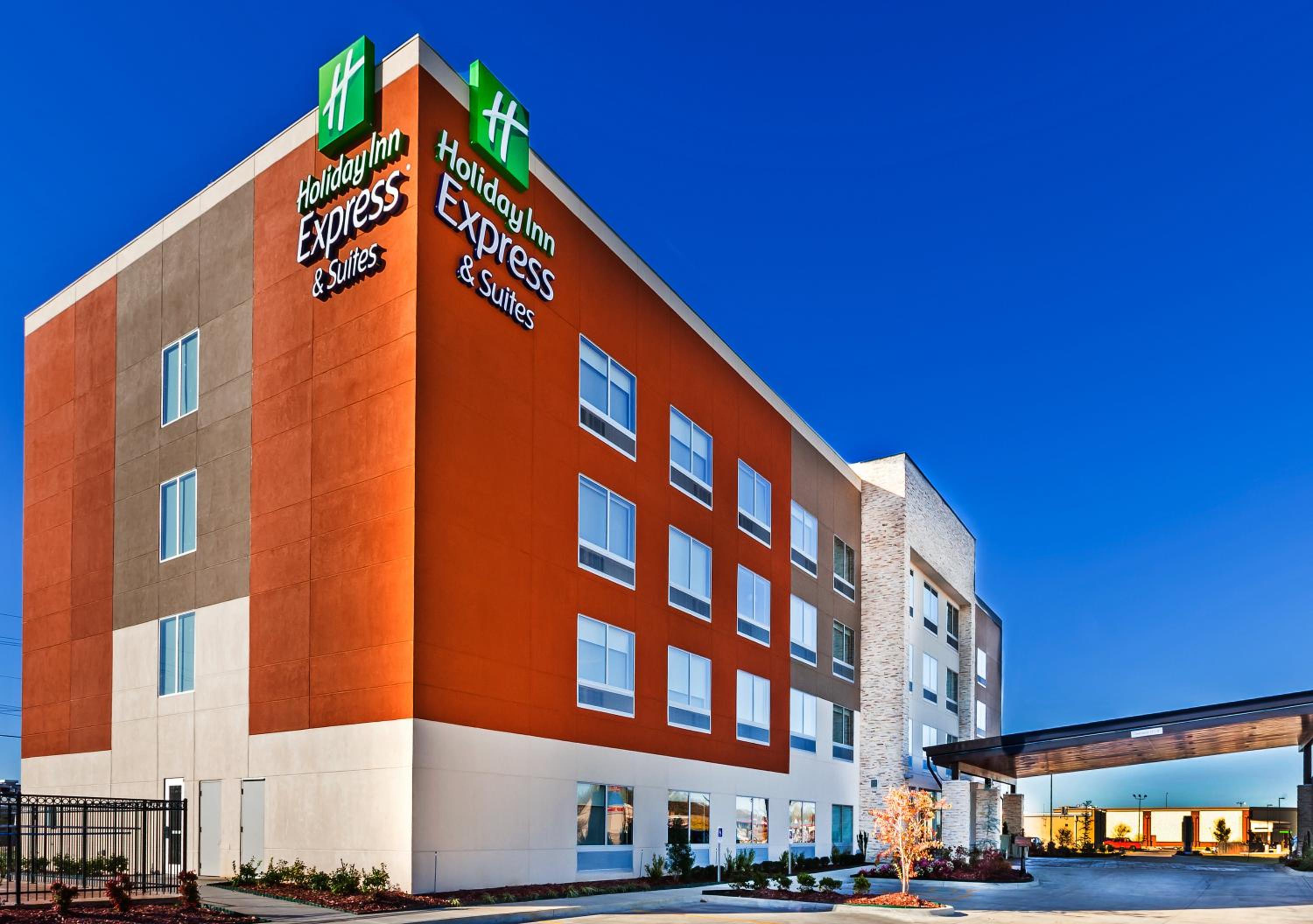 Hotel Holiday Inn Express & Suites Tulsa West - Sand Springs, an IHG Hotel - Image 1