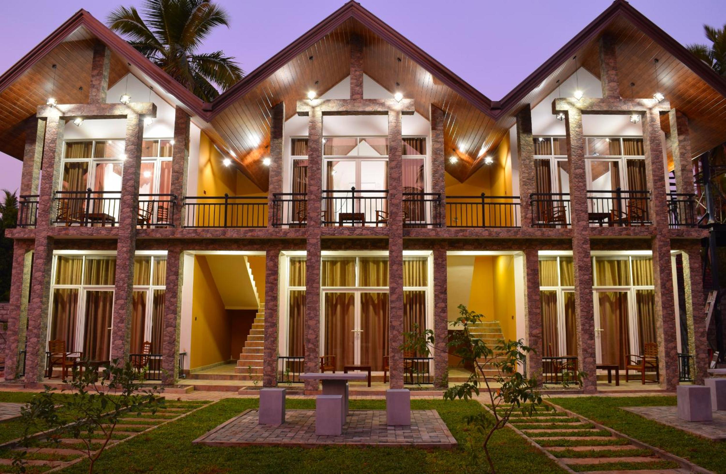 Hotel Monarch Residence - Image 1