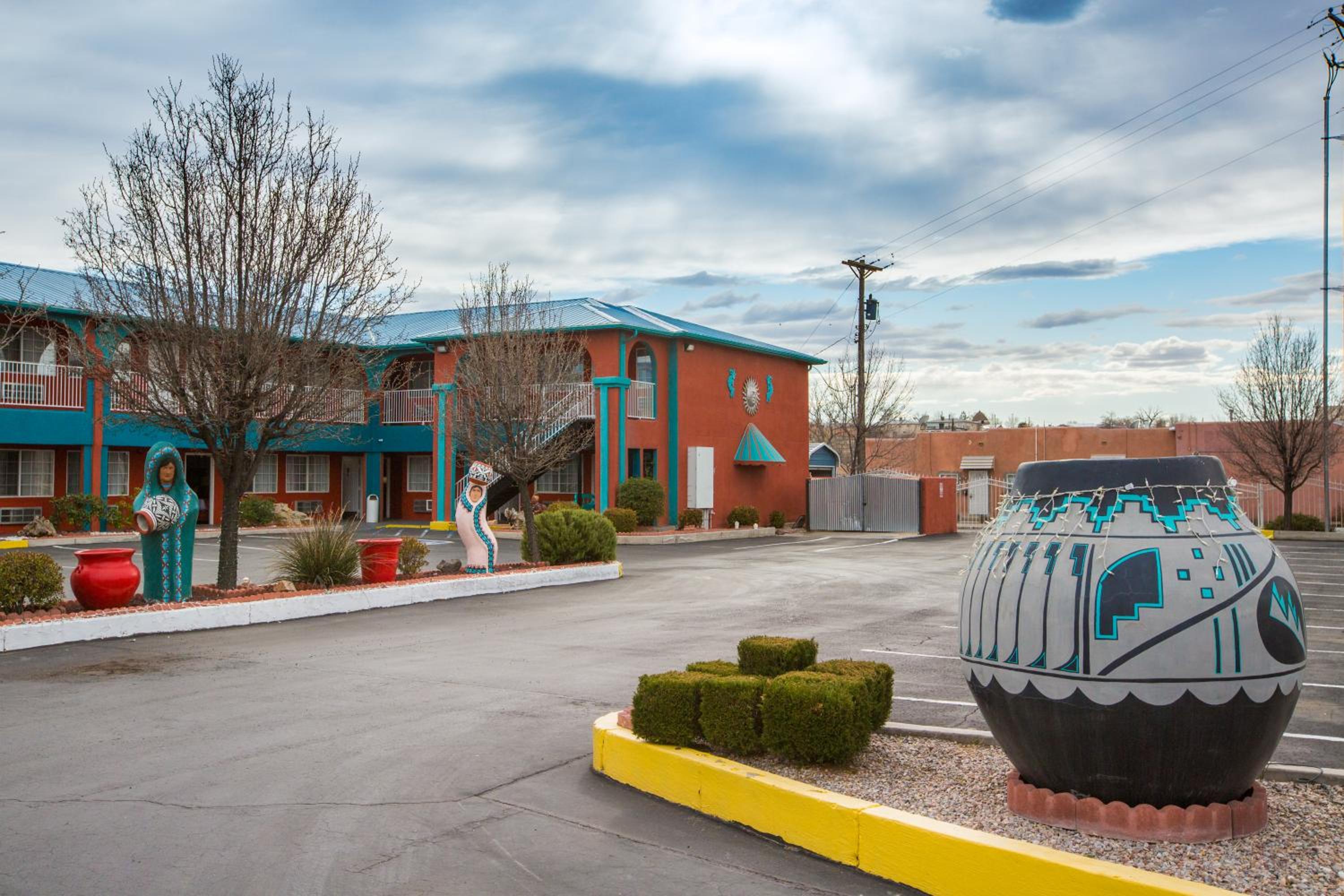Sandia Peak Inn Old Town ABQ, a Howard Johnson by Wyndham