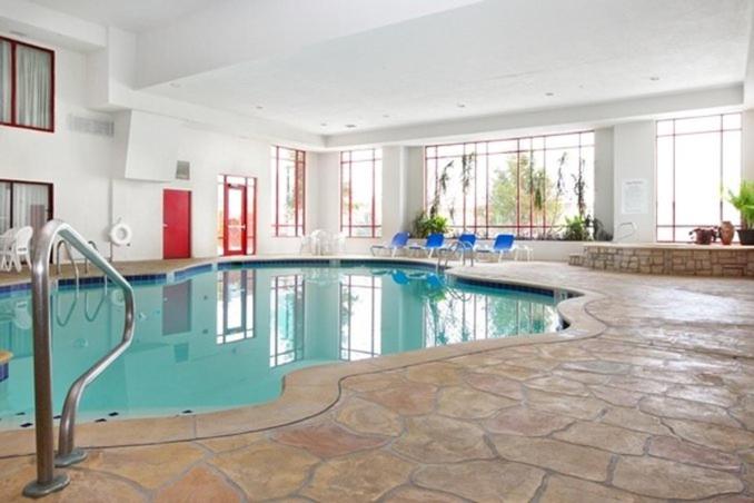 Holiday Inn Express  Suites - Olathe North, an IHG Hotel - Property Image 4