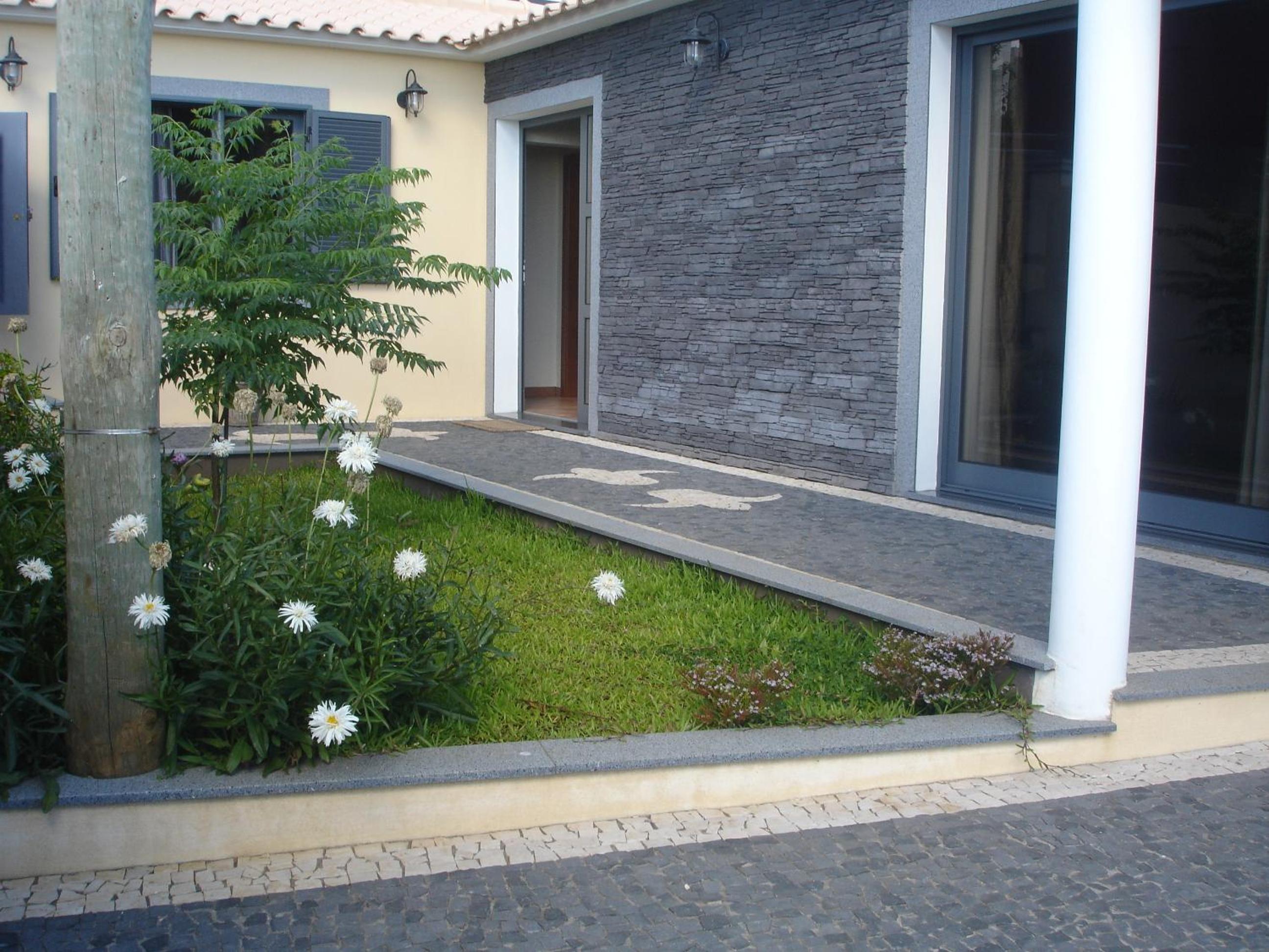 Casa da Caixeira view 2
