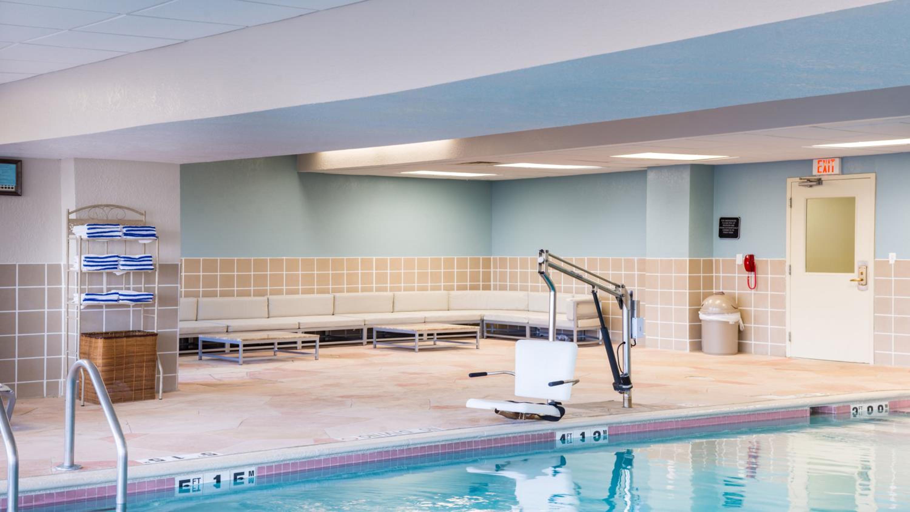 Detroit Vacations - Holiday Inn Hotel  Suites Warren, an IHG Hotel - Property Image 2