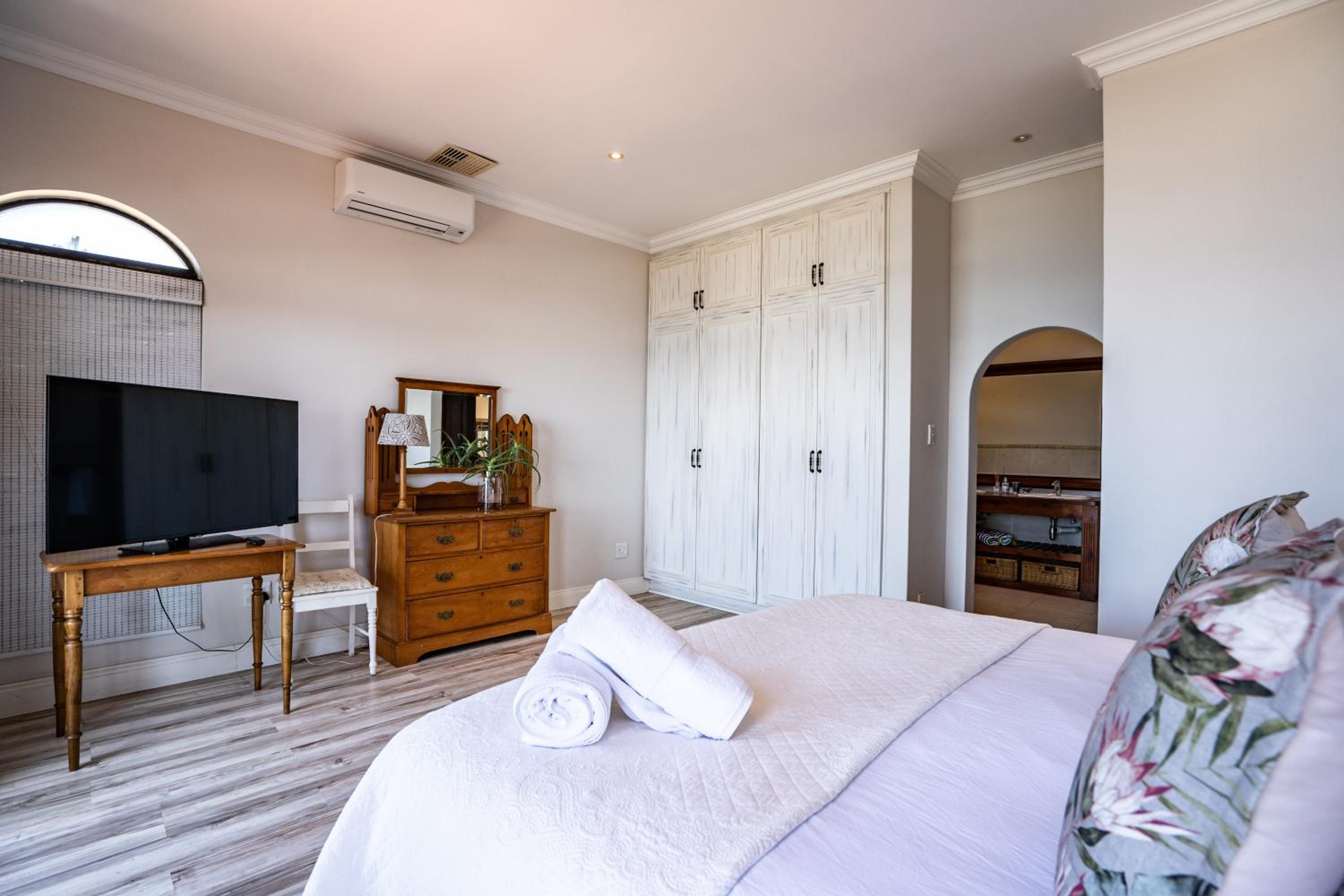 6 Bedroom Tuscan Styled Home in Umdloti Beach view 2