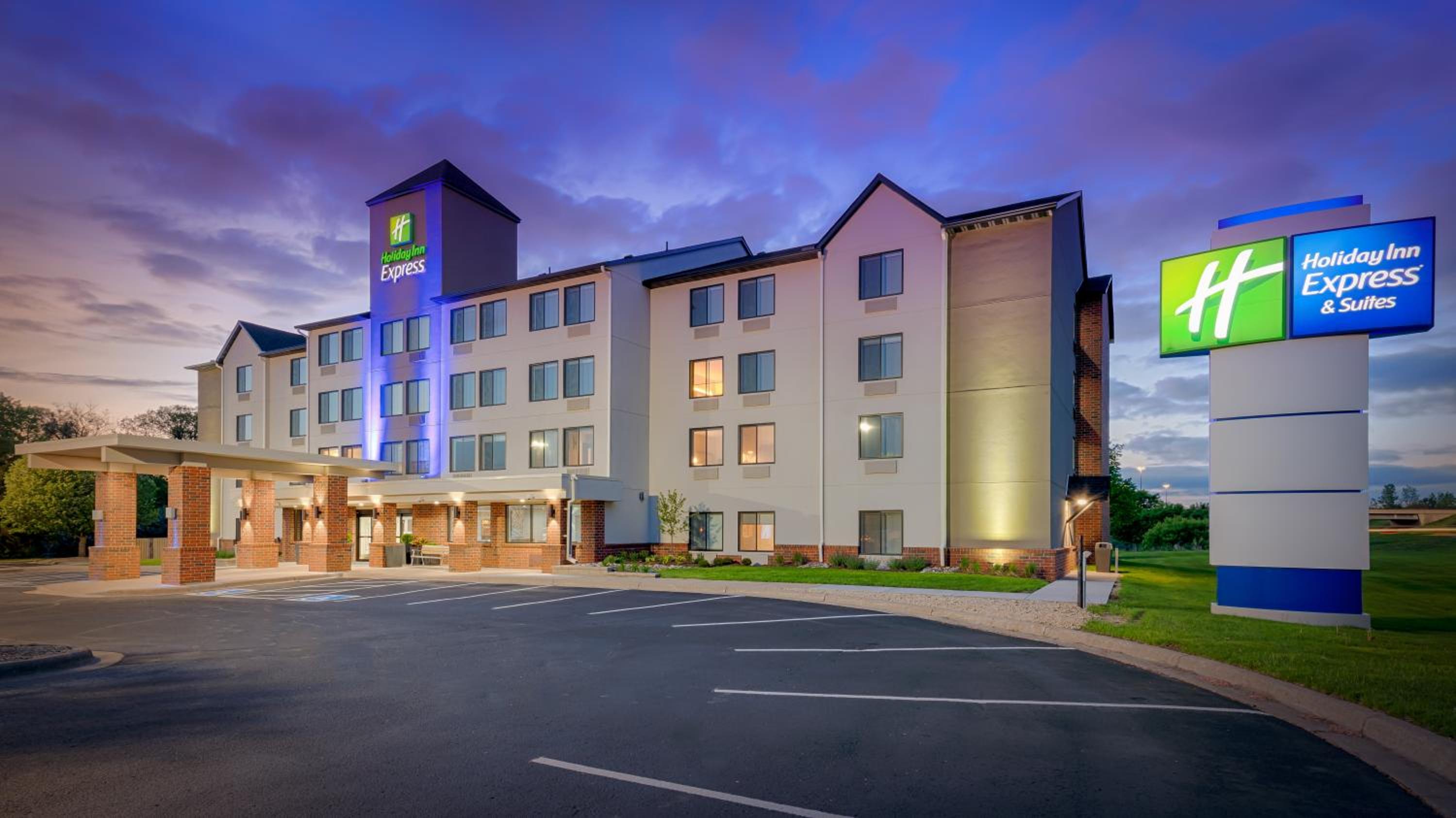 Hotel Holiday Inn Express & Suites Coon Rapids-blaine Area By Ihg
