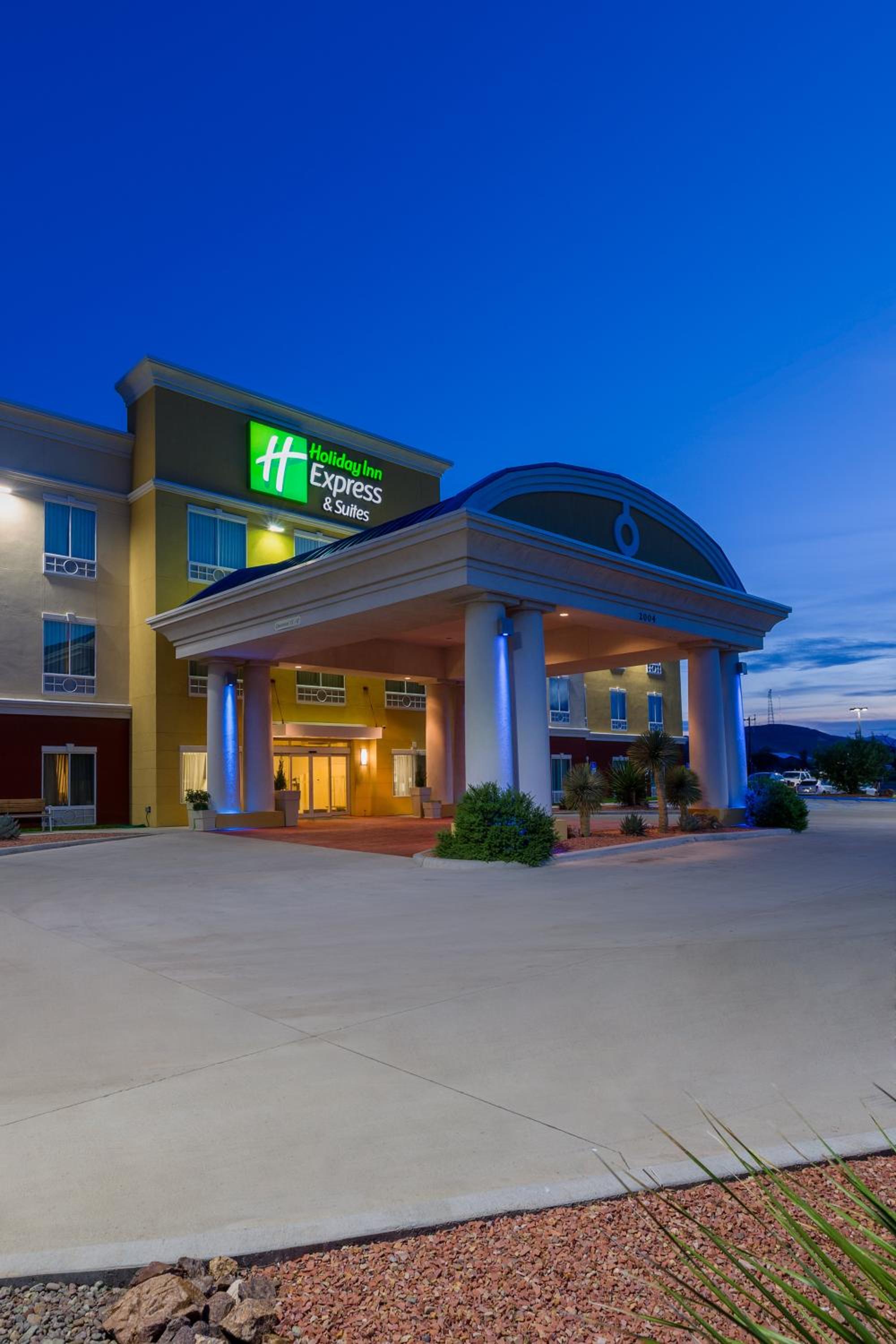 Alpine Vacations - Holiday Inn Express and Suites Alpine, an IHG Hotel - Property Image 3