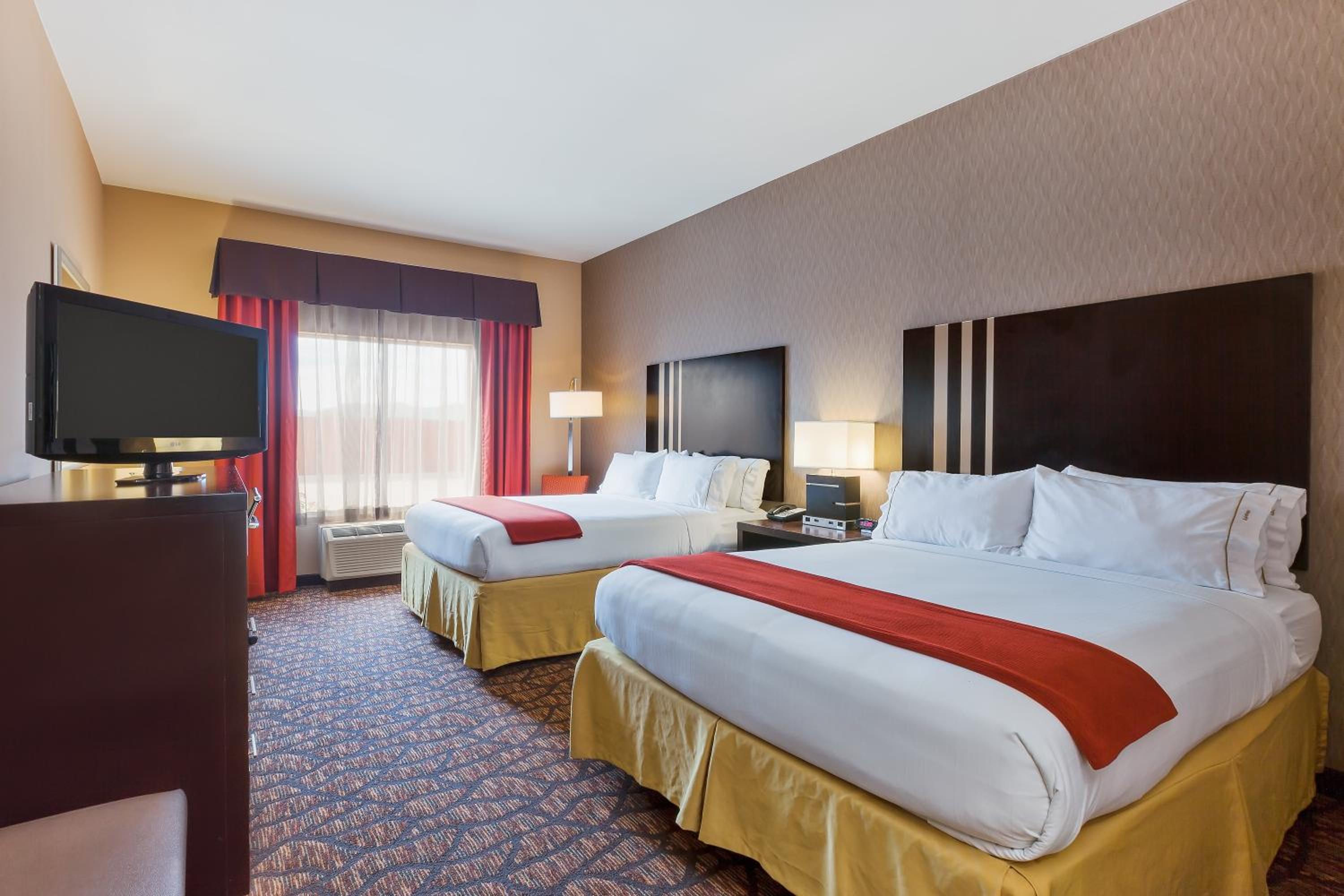 Alpine Vacations - Holiday Inn Express and Suites Alpine, an IHG Hotel - Property Image 1