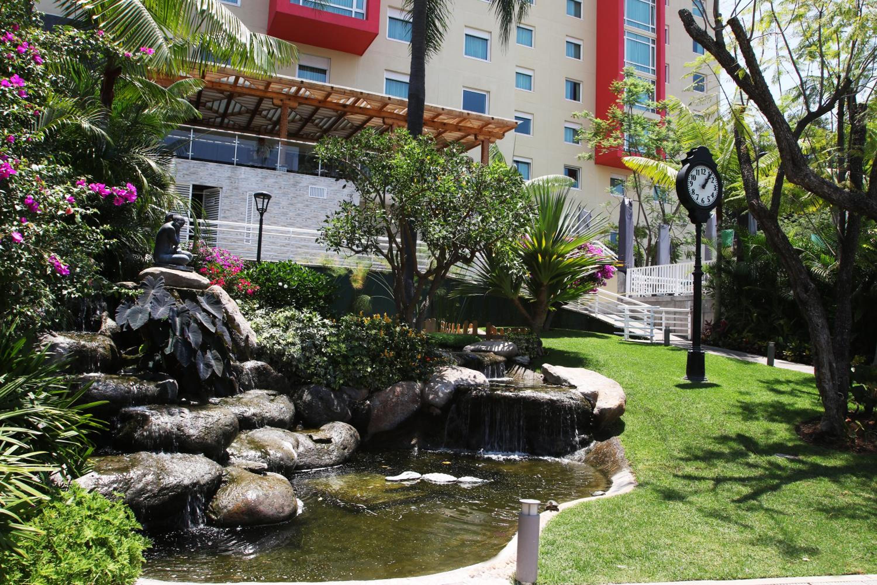 Holiday Inn Express & Suites Cuernavaca by IHG