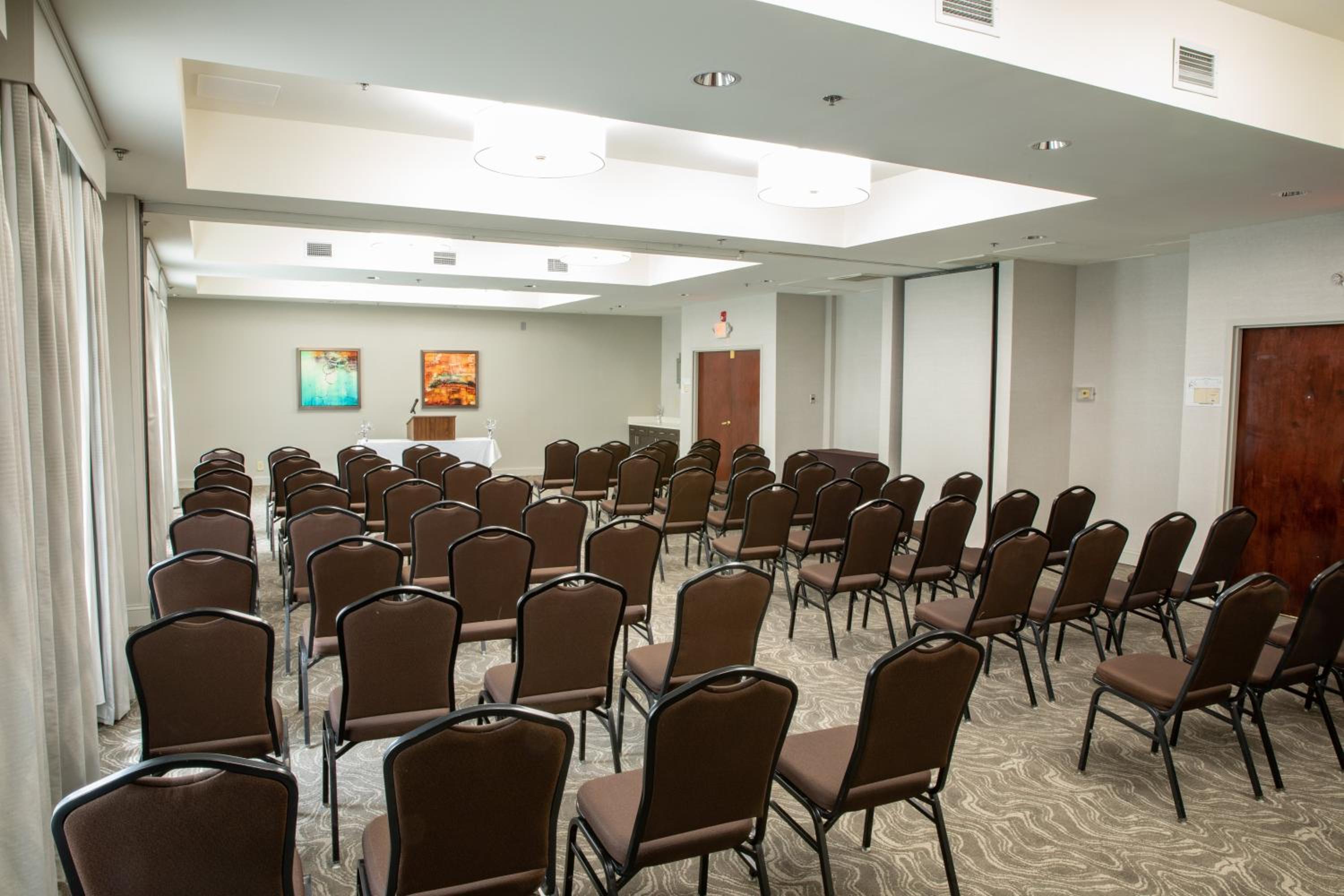 Holiday Inn & Suites Raleigh Cary by IHG, Bild 12