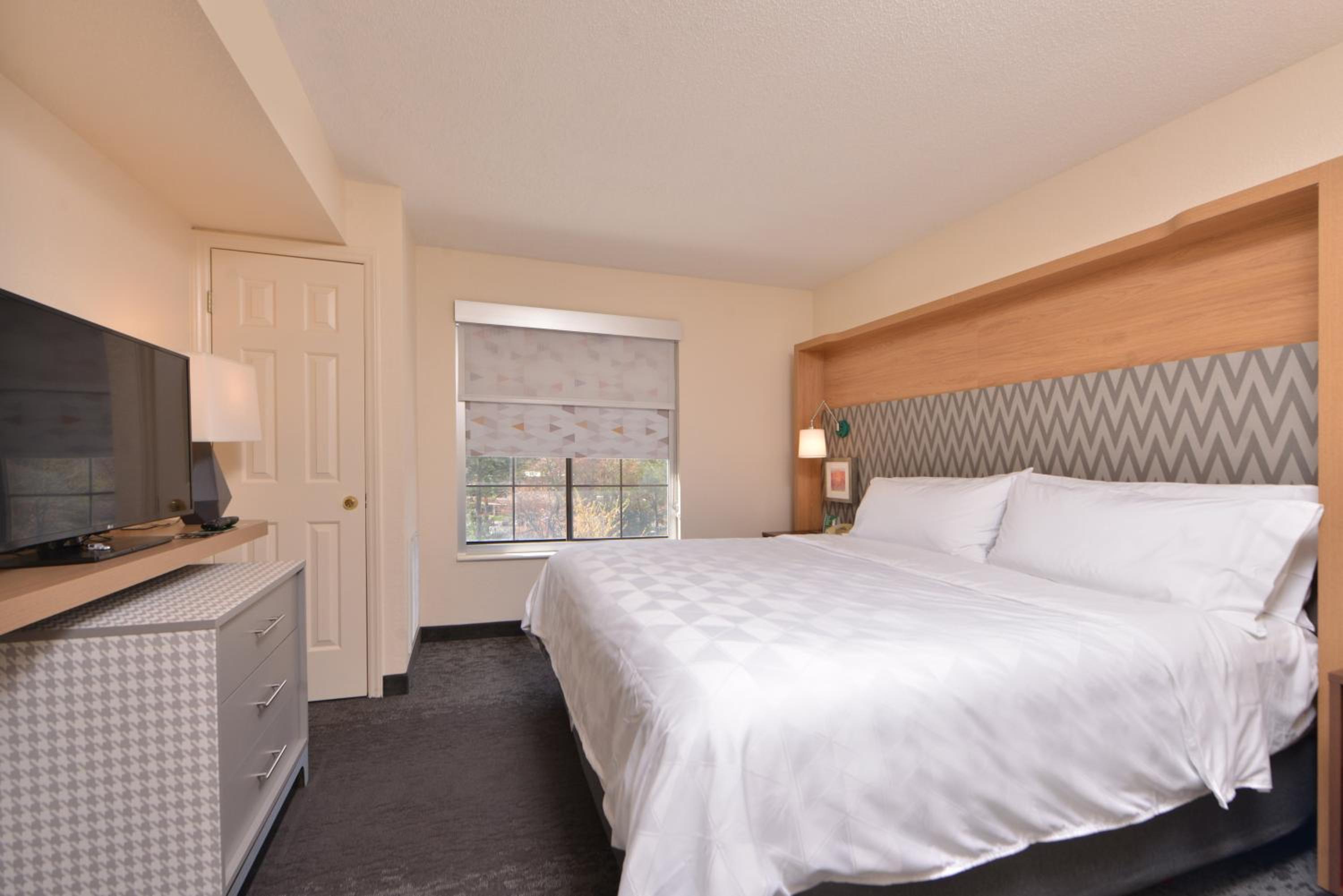 Holiday Inn & Suites Raleigh Cary by IHG, Bild 20