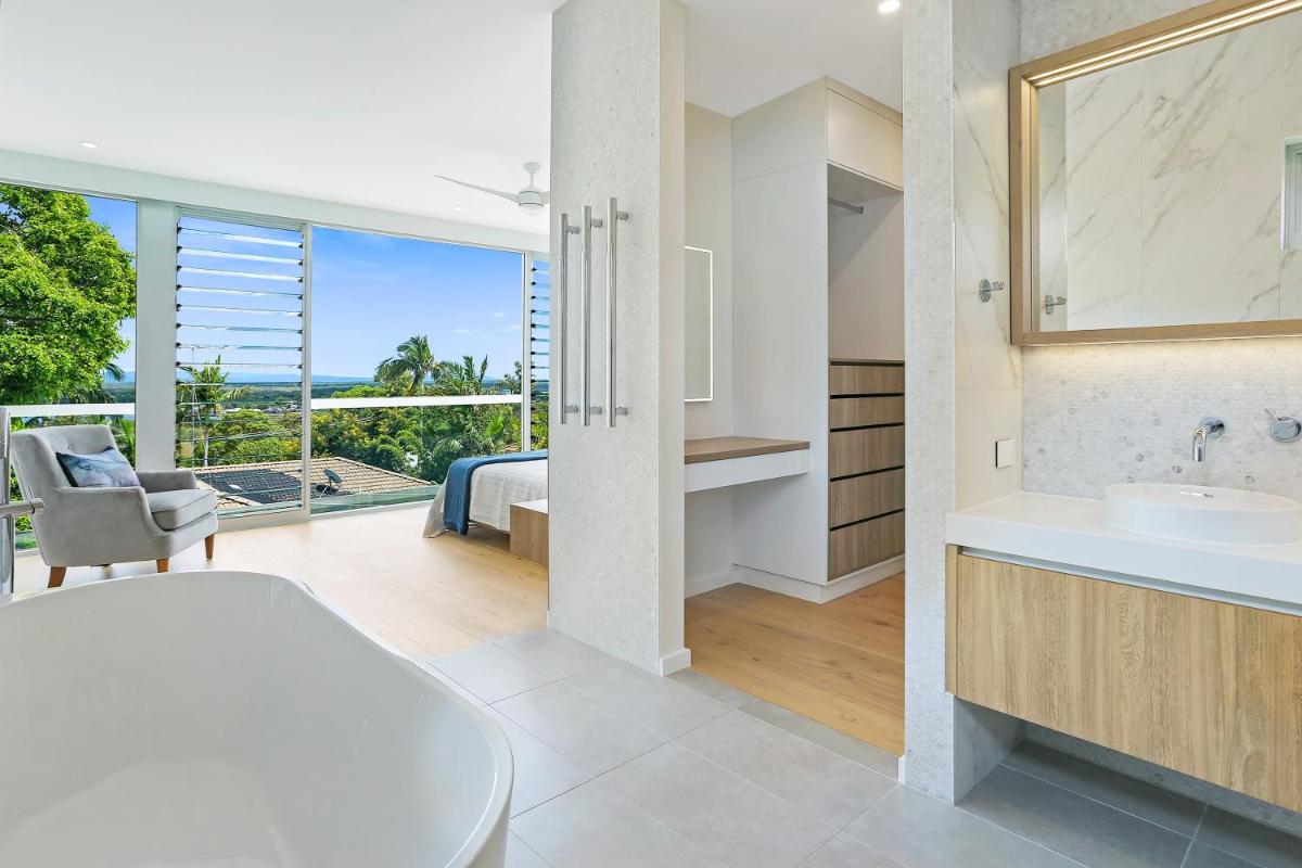 Magnificent views on Arkana, Noosa Heads