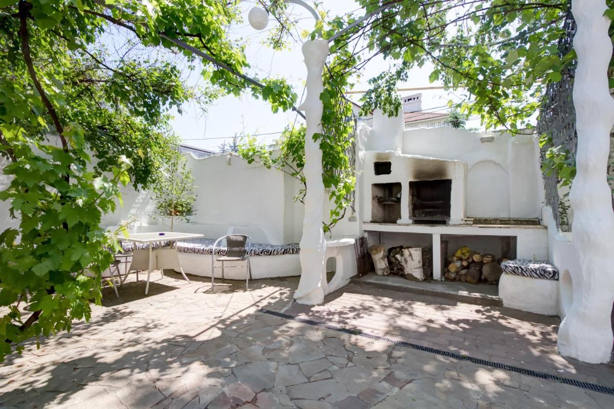 outdoor BBQ area
