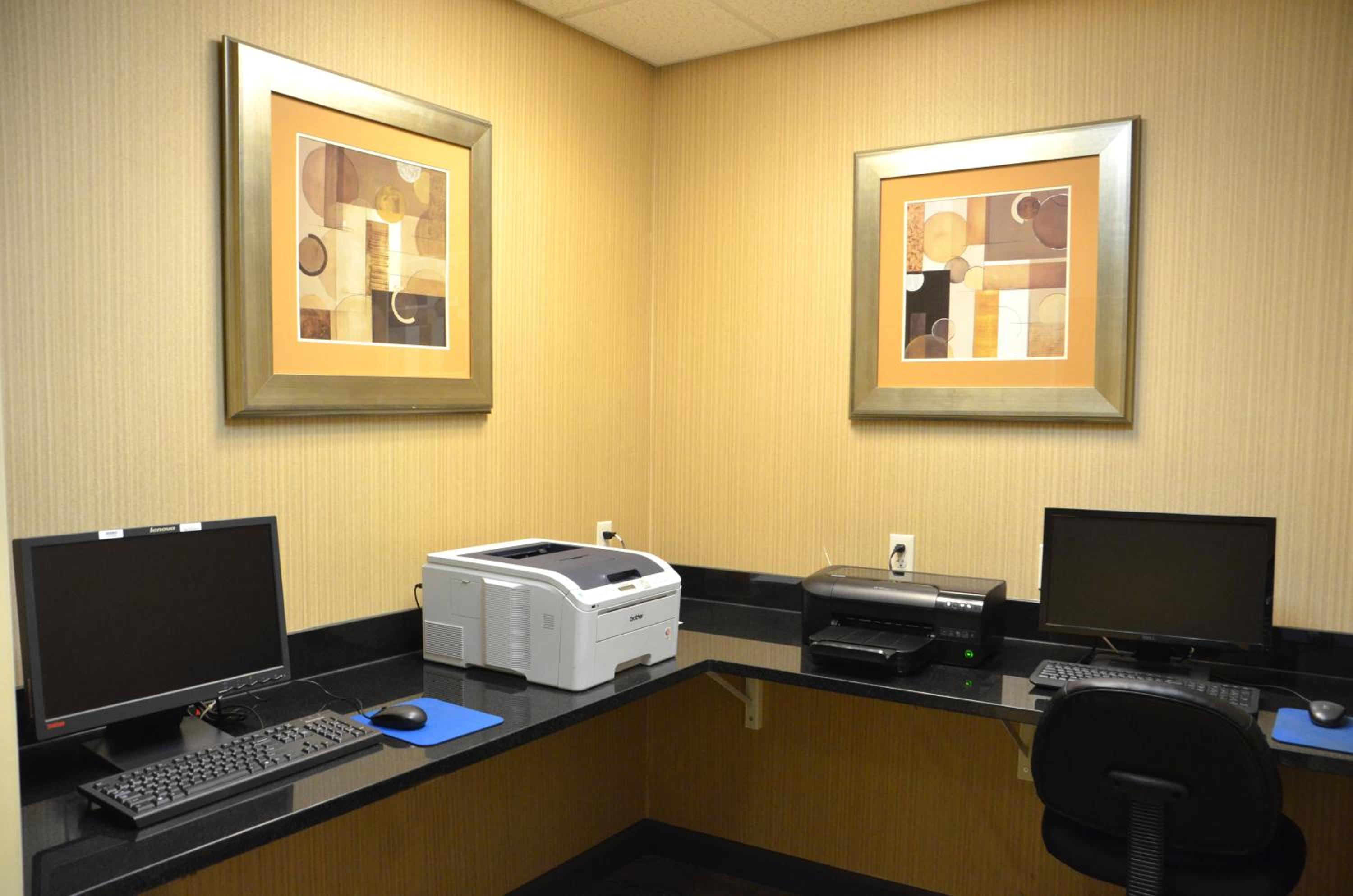 Holiday Inn Express & Suites Sidney by IHG
