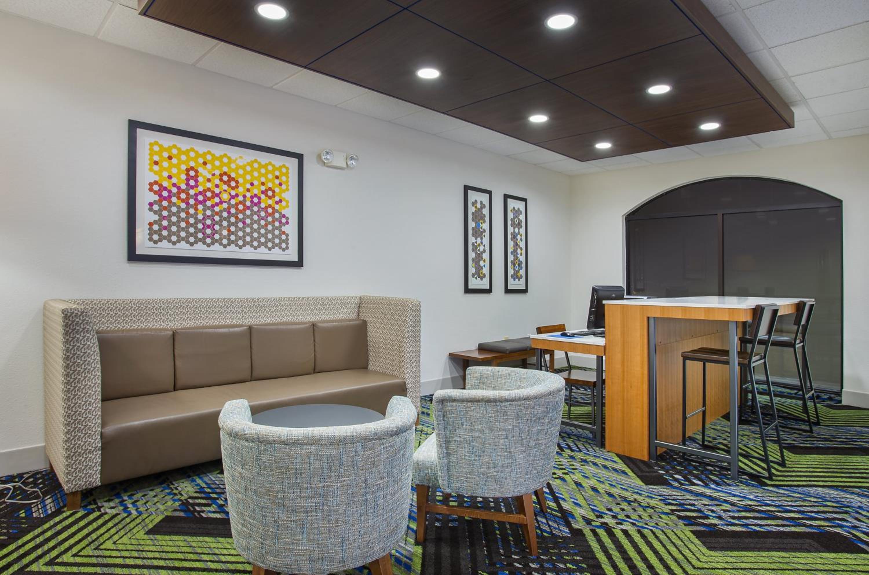Lebanon Vacations - Holiday Inn Express Suites Lebanon-Nashville Area, an IHG Hotel - Property Image 27