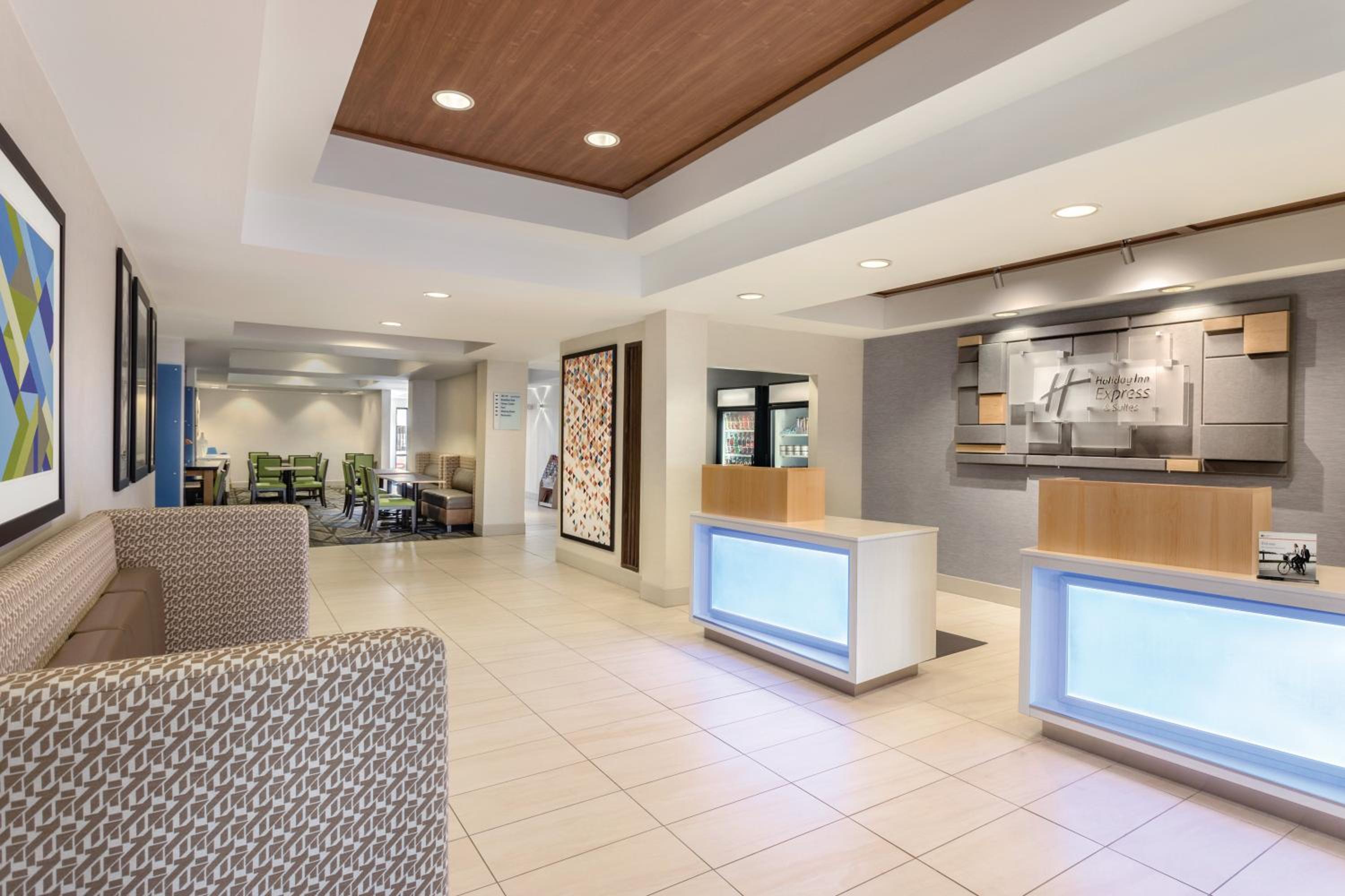 Lawton Vacations - Holiday Inn Express Hotel  Suites Lawton-Fort Sill, an IHG Hotel - Property Image 3