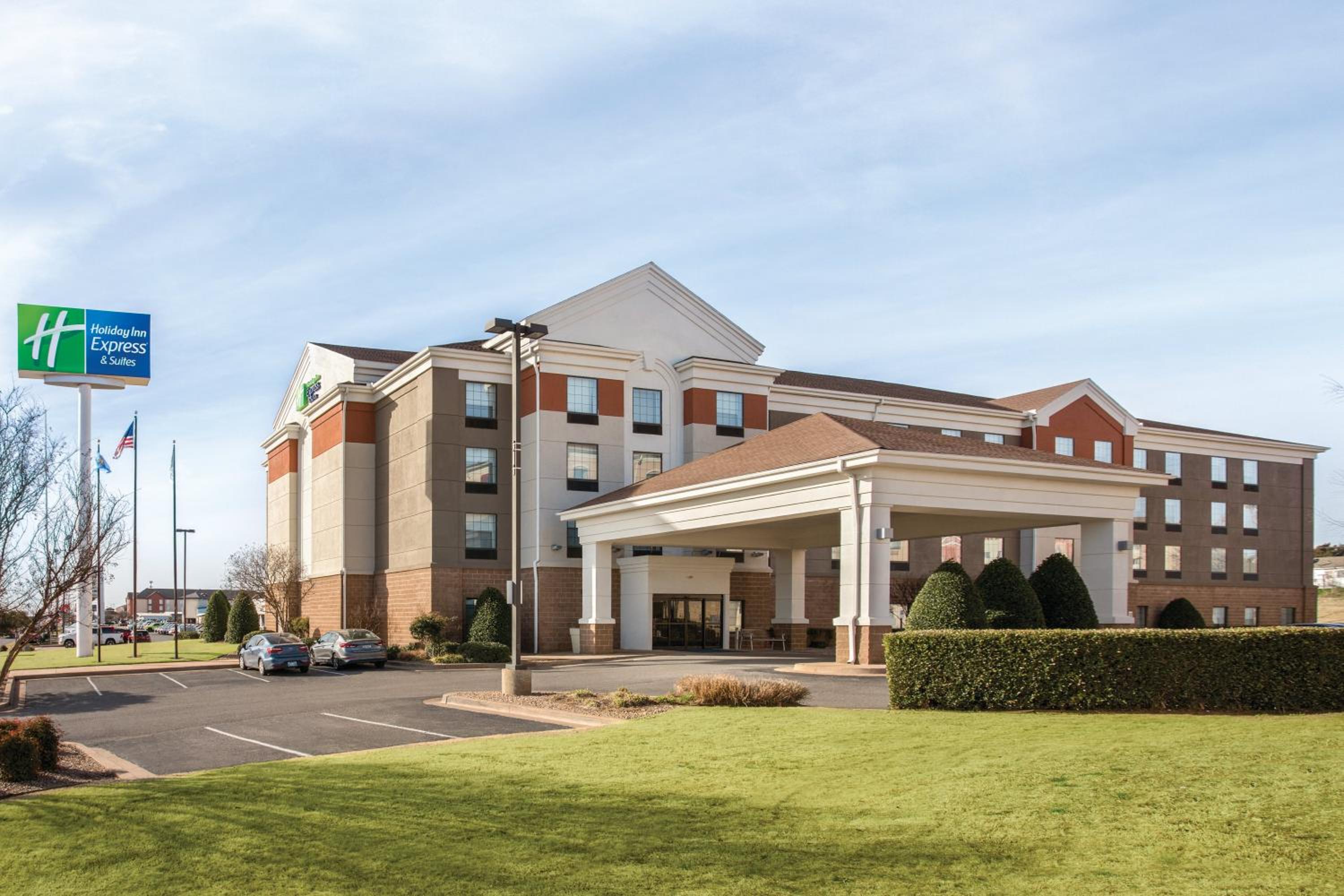 Lawton Vacations - Holiday Inn Express Hotel  Suites Lawton-Fort Sill, an IHG Hotel - Property Image 1