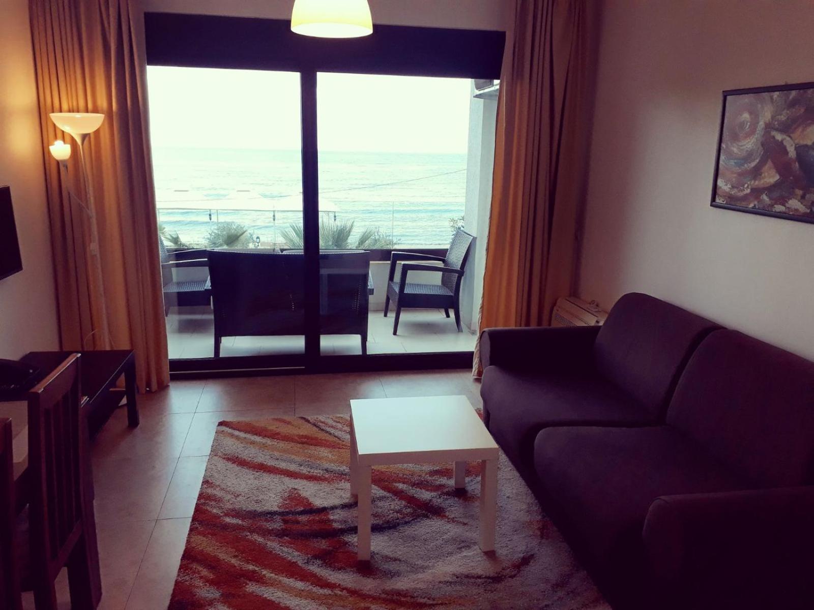 Apartments Kuce Lekovica Beach & snack bar- Bistro