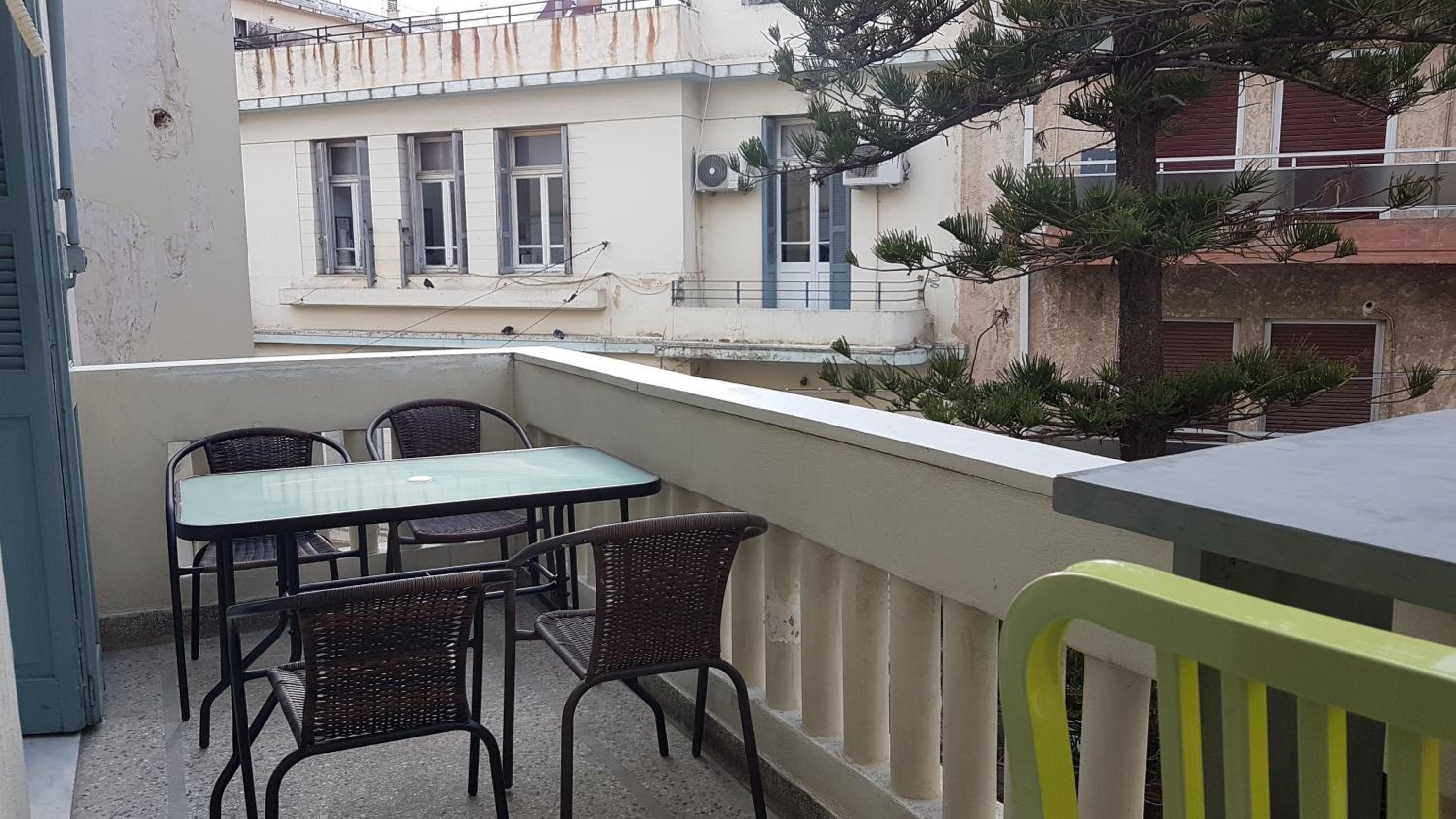 Ionian Apartment- Athens Center, 6 BD, 2.5 BATH