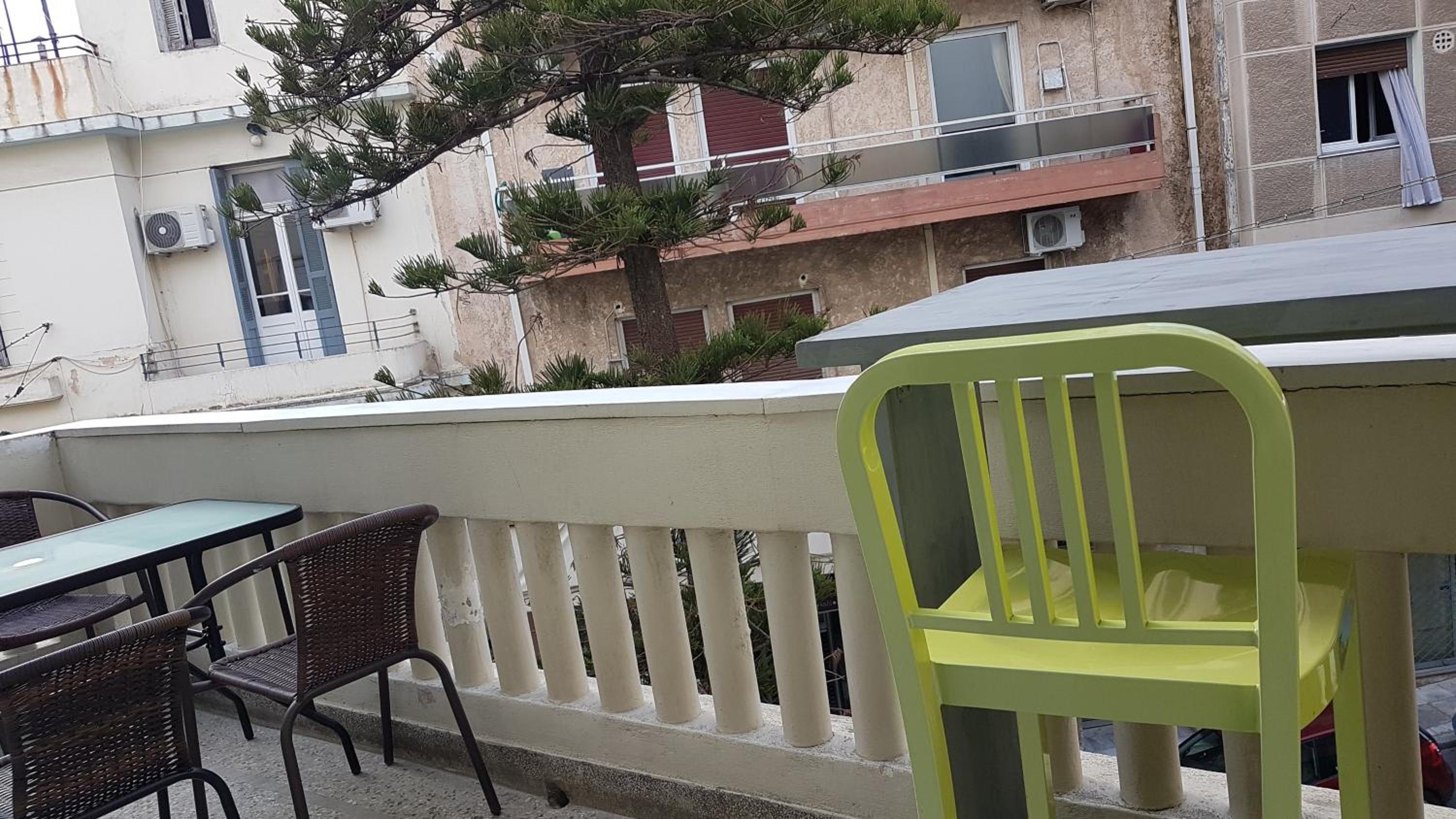 Ionian Apartment- Athens Center, 6 BD, 2.5 BATH