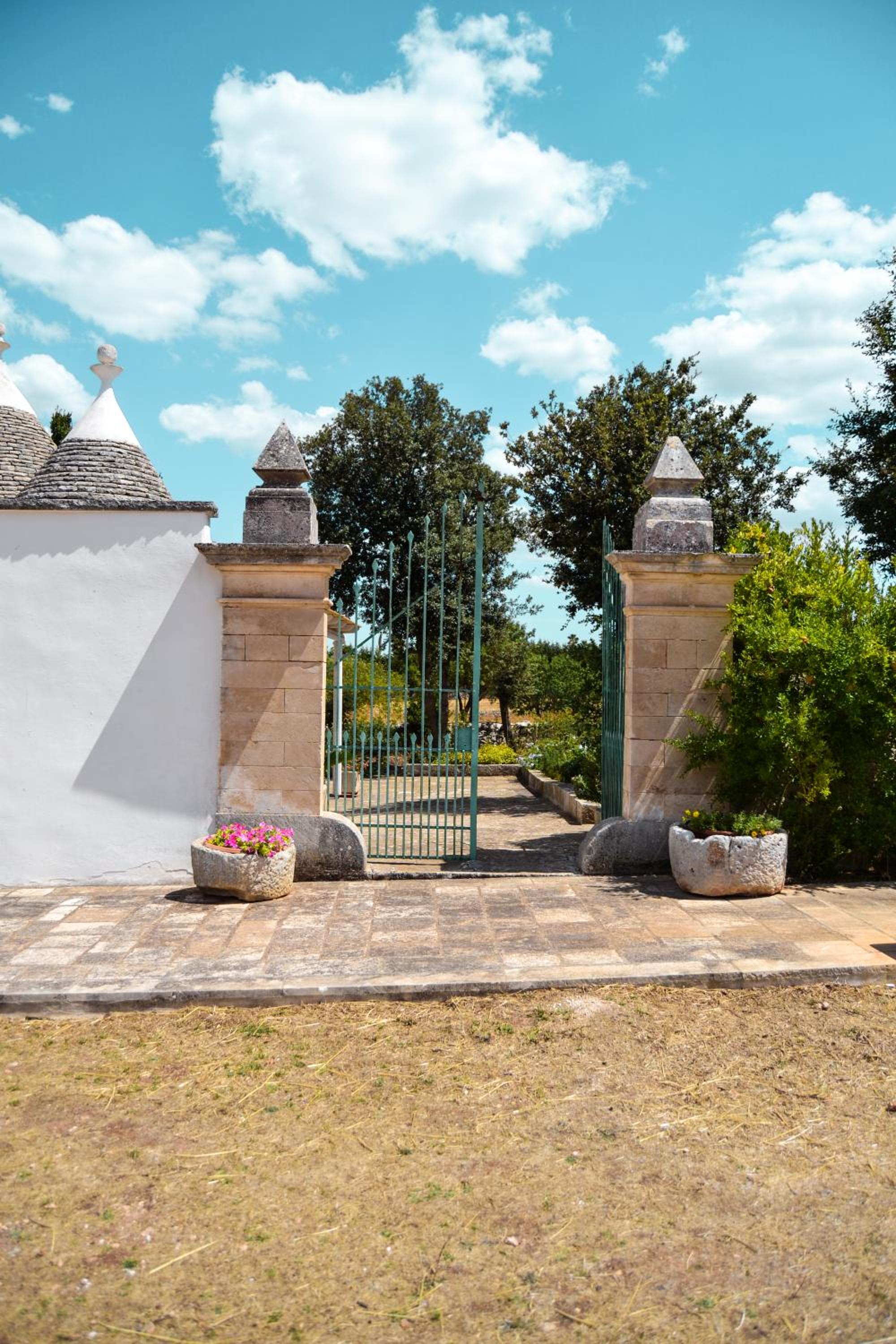 Trulli sul vignale in Masseria Santalachicca view 3