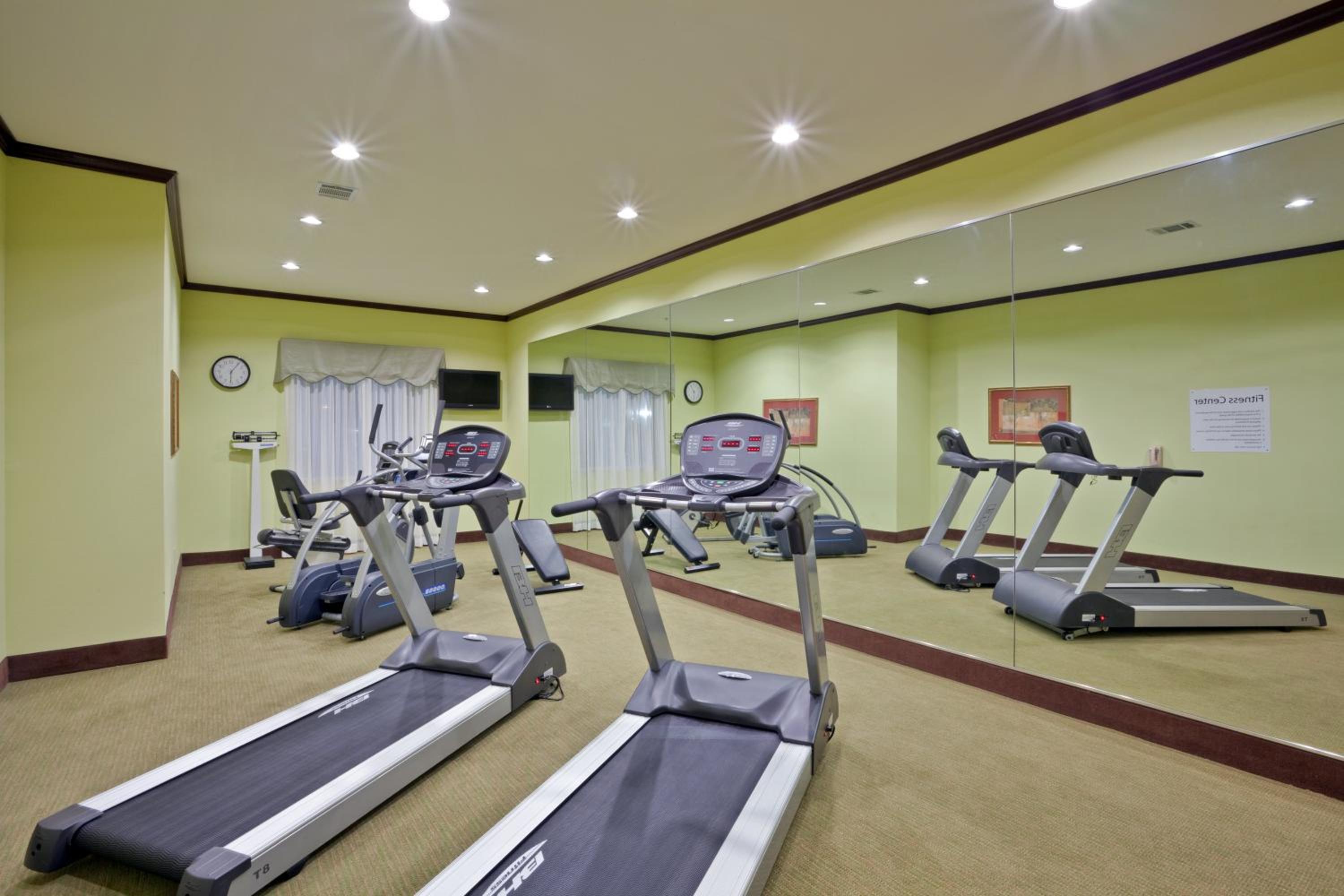 Dumas Vacations - Holiday Inn Express Hotel  Suites Dumas, an IHG Hotel - Property Image 12