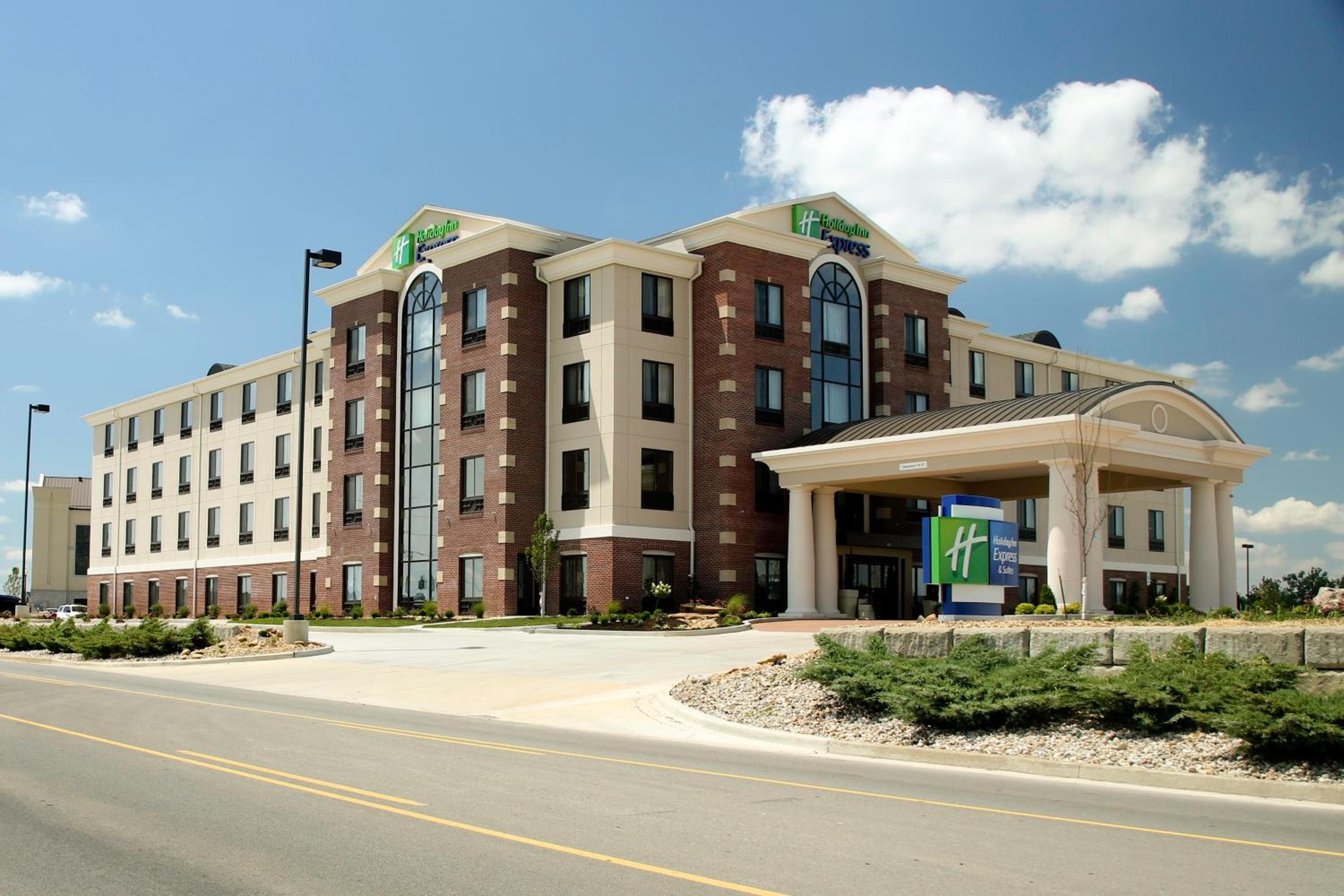 Hotel Holiday Inn Express & Suites Marion By Ihg
